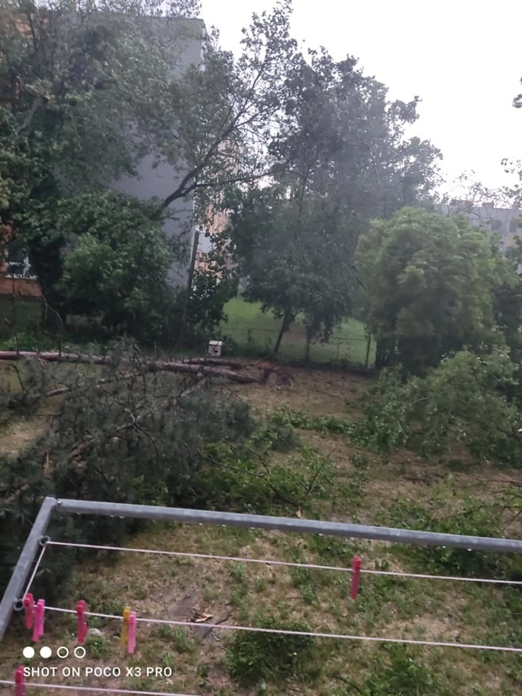 Českom sa prehnalo tornádo.