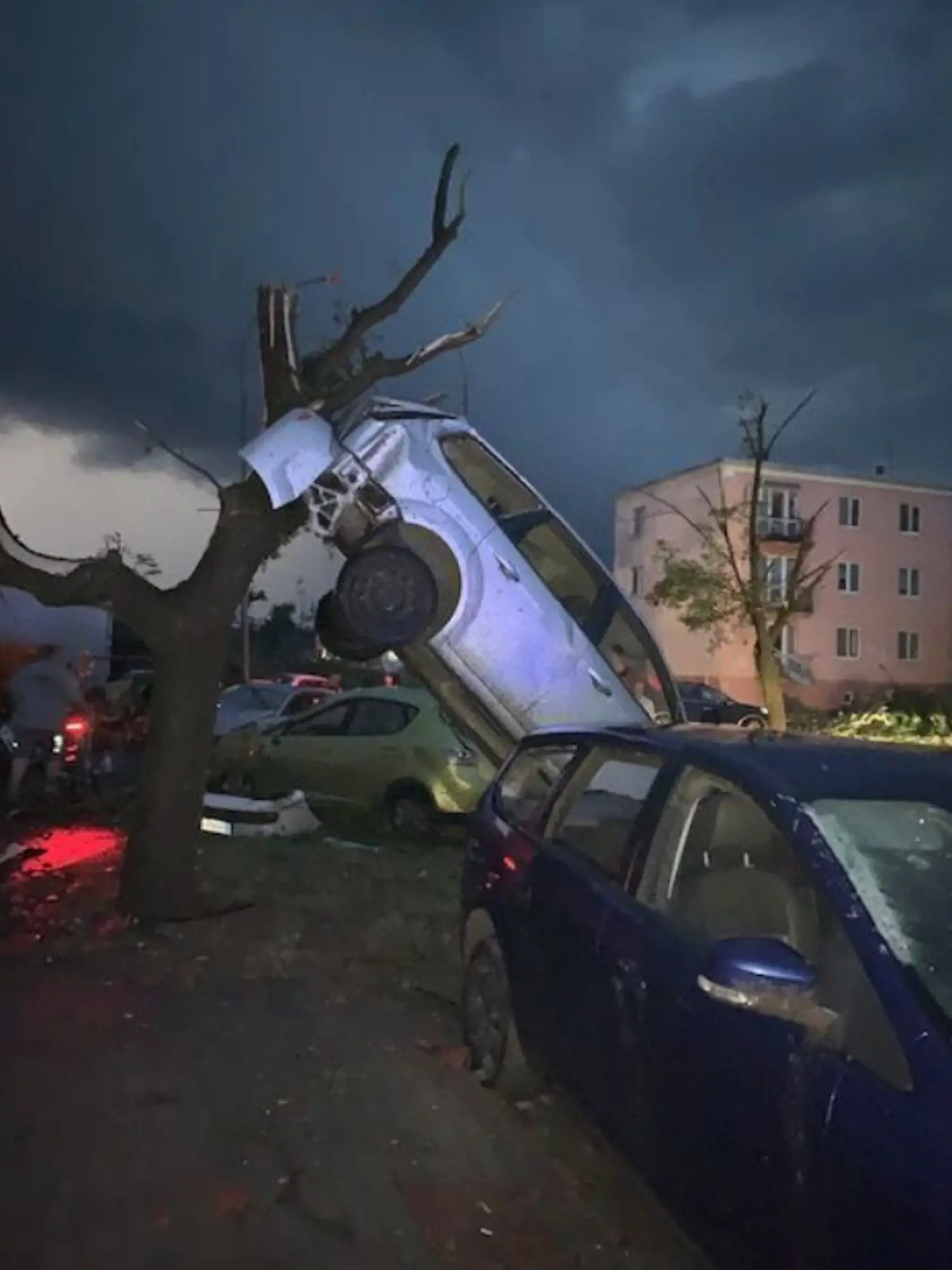 Škody po tornáde sú v Česku obrovské.