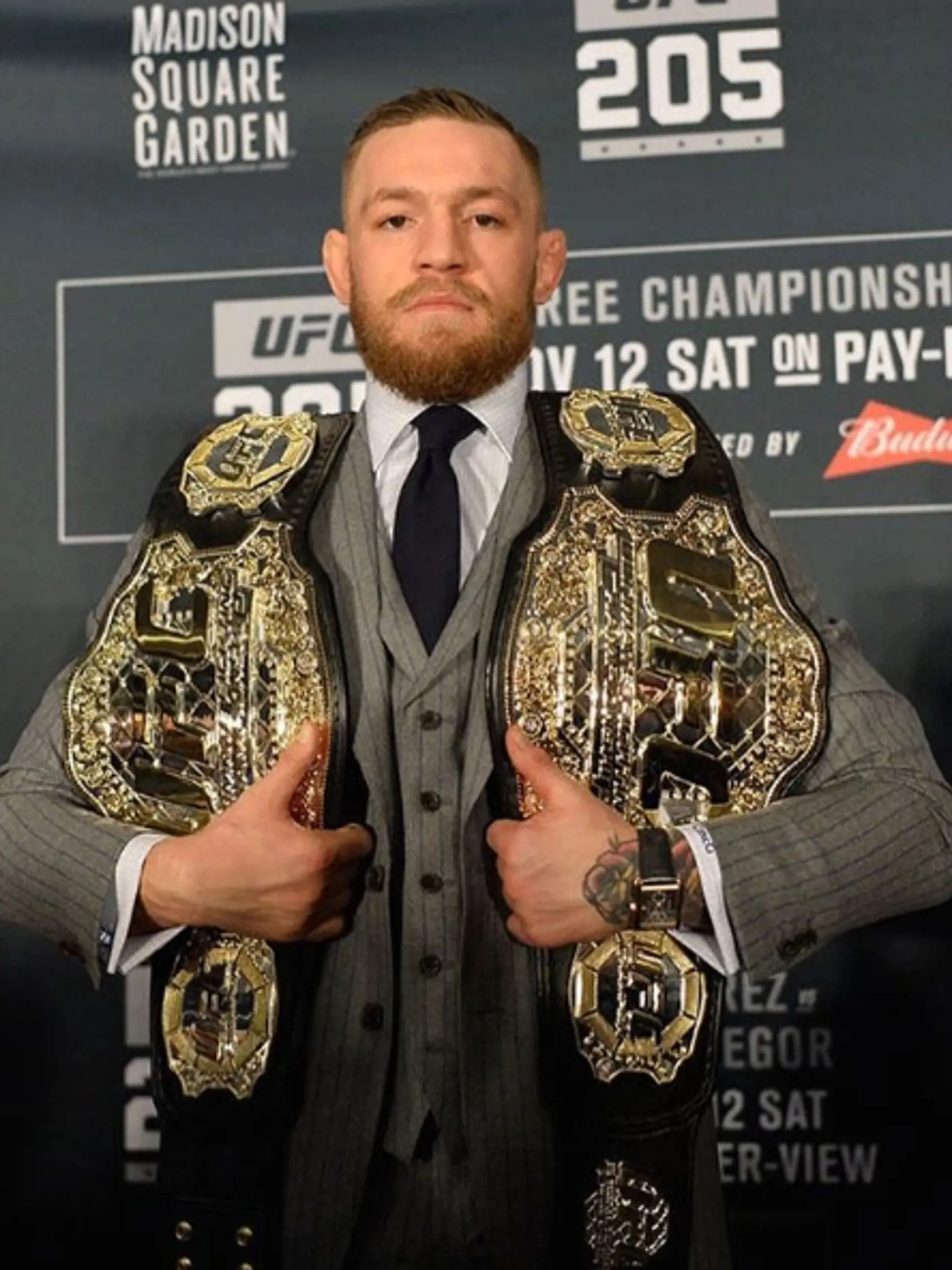 Conor McGregor bol zatknutý za poškodenie cudzieho majetku a krádež. 