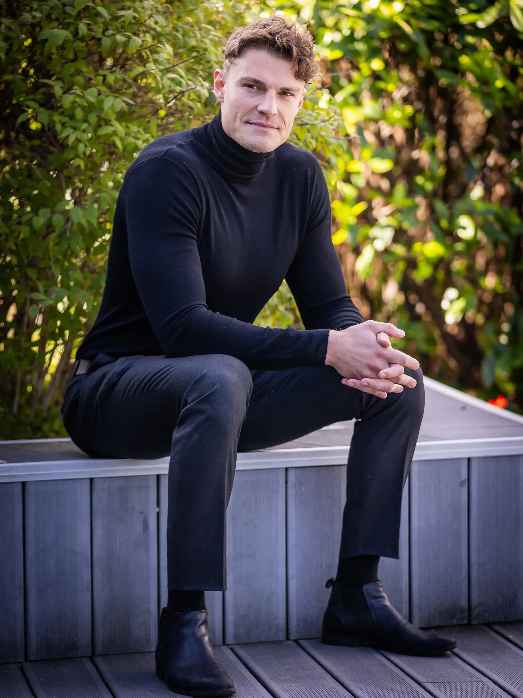 Herec Ján Bakala dostal "vstupenku" do sveta herectva vďaka výkonu v seriáli Dunaj, k vašim službám. Vo svete celebrít sa však necíti "divne" vďaka otcovi, ktorý... Prečítajte si celý rozhovor a dozviete sa viac.