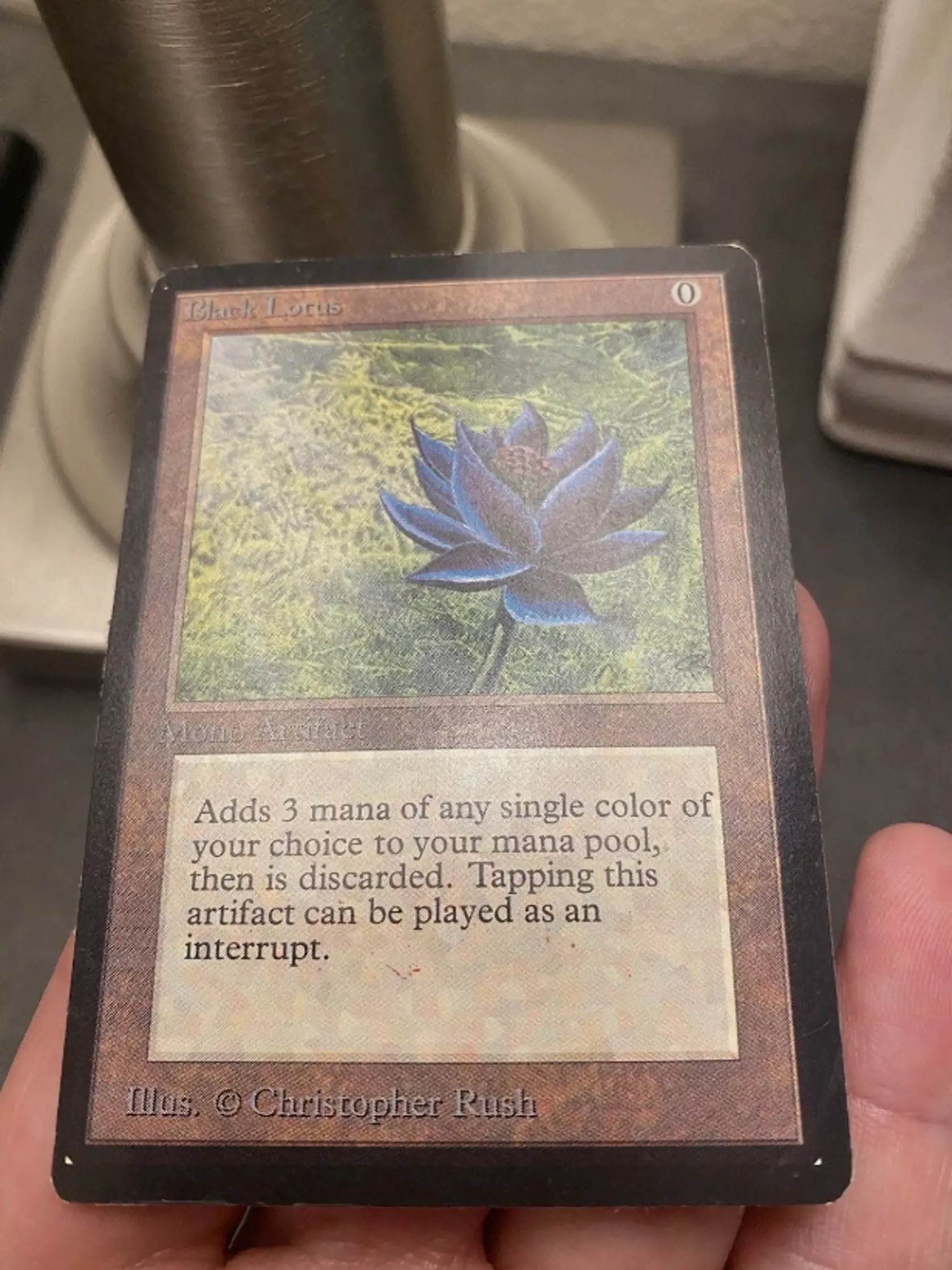 Za skoro 440-tisíc eur sa vydražila kartička zo série Magic the Gathering  Black Lotus.