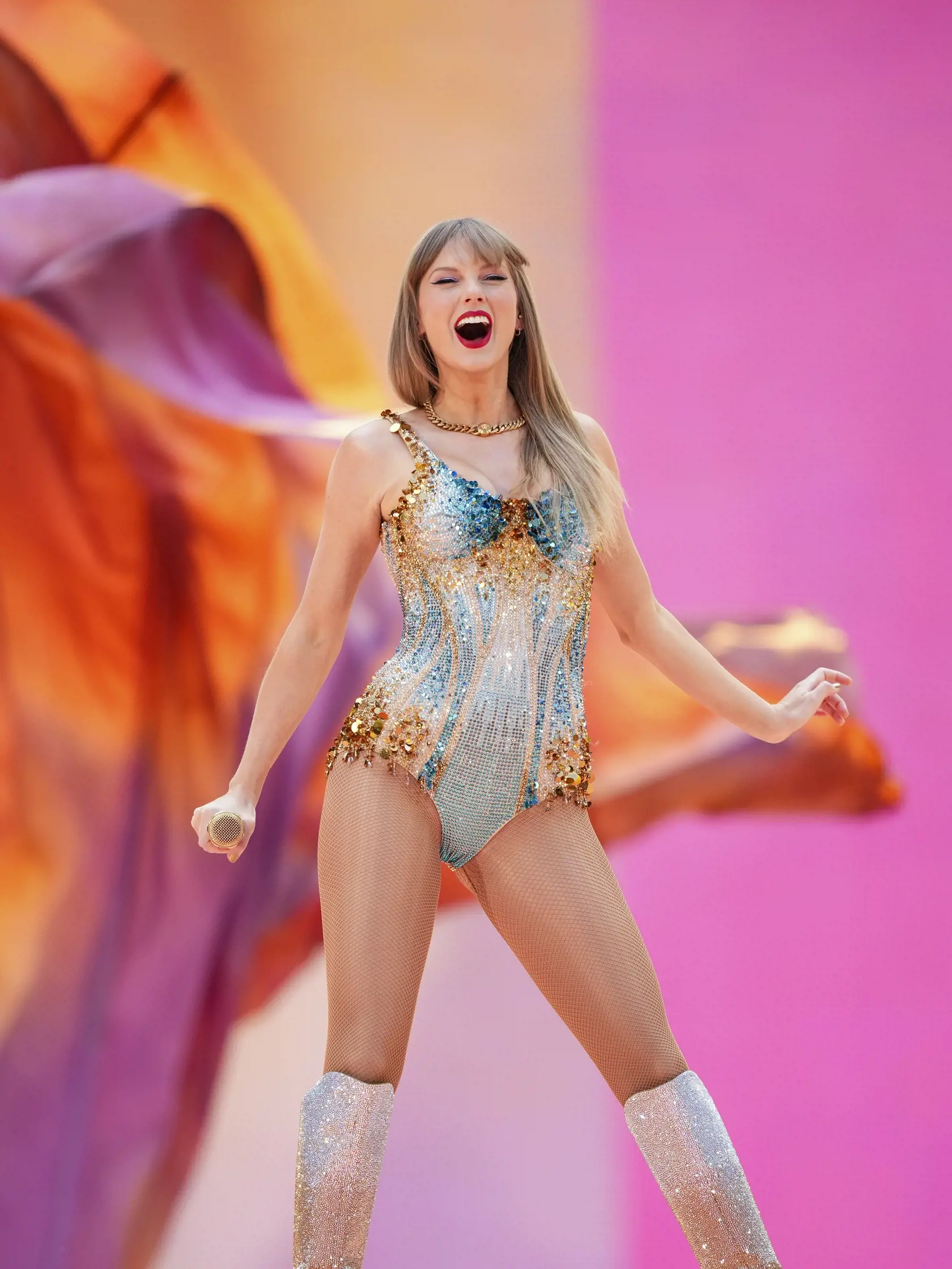 Na snímke americká speváčka Taylor Swift počas koncertu v rámci turné Eras Tour na štadióne Wembley v Londýne 21. júna 2024.