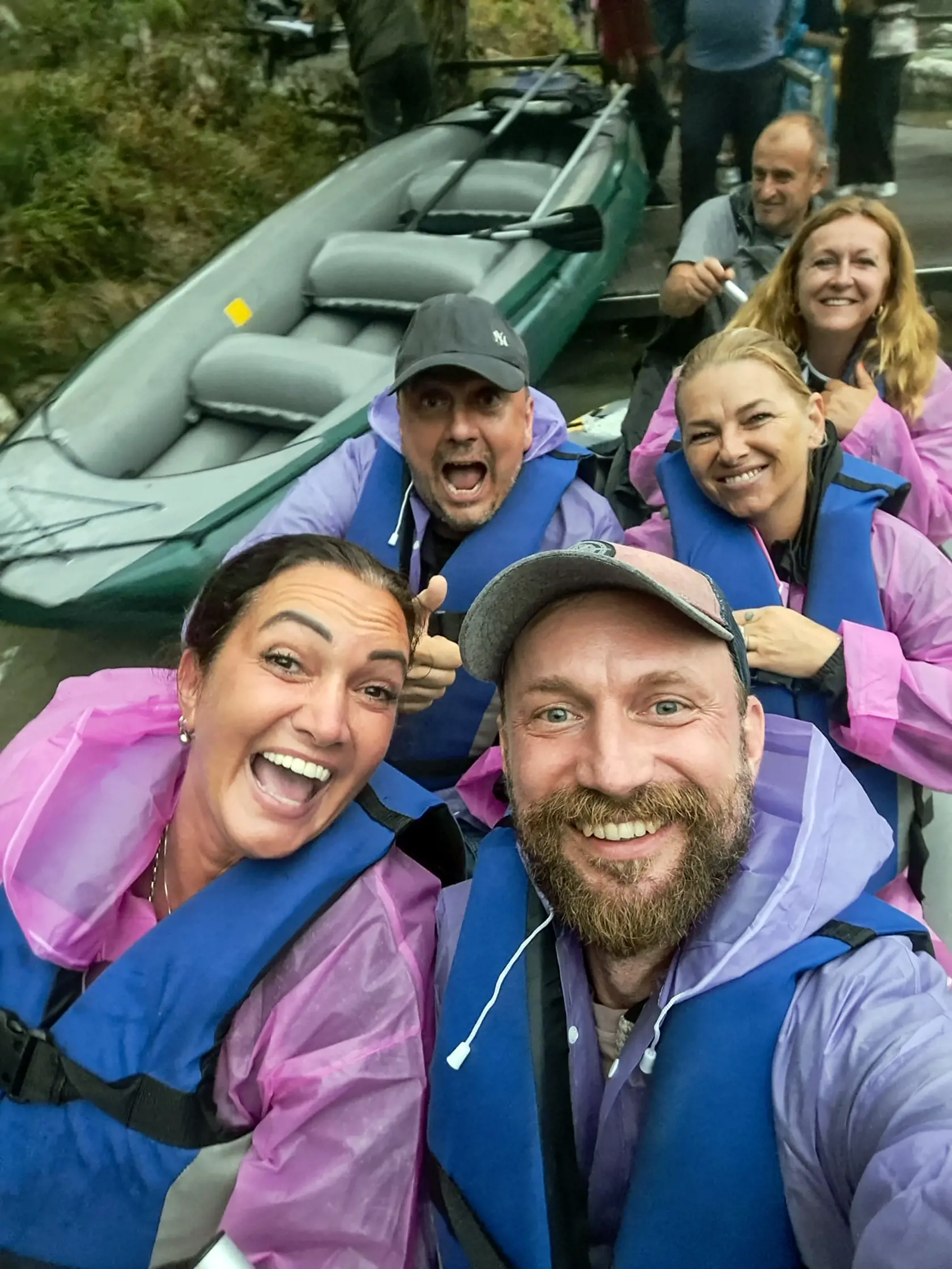 Nebáli sa. Tvorcovia Dámskeho klubu si vyskúšali aj rafting.