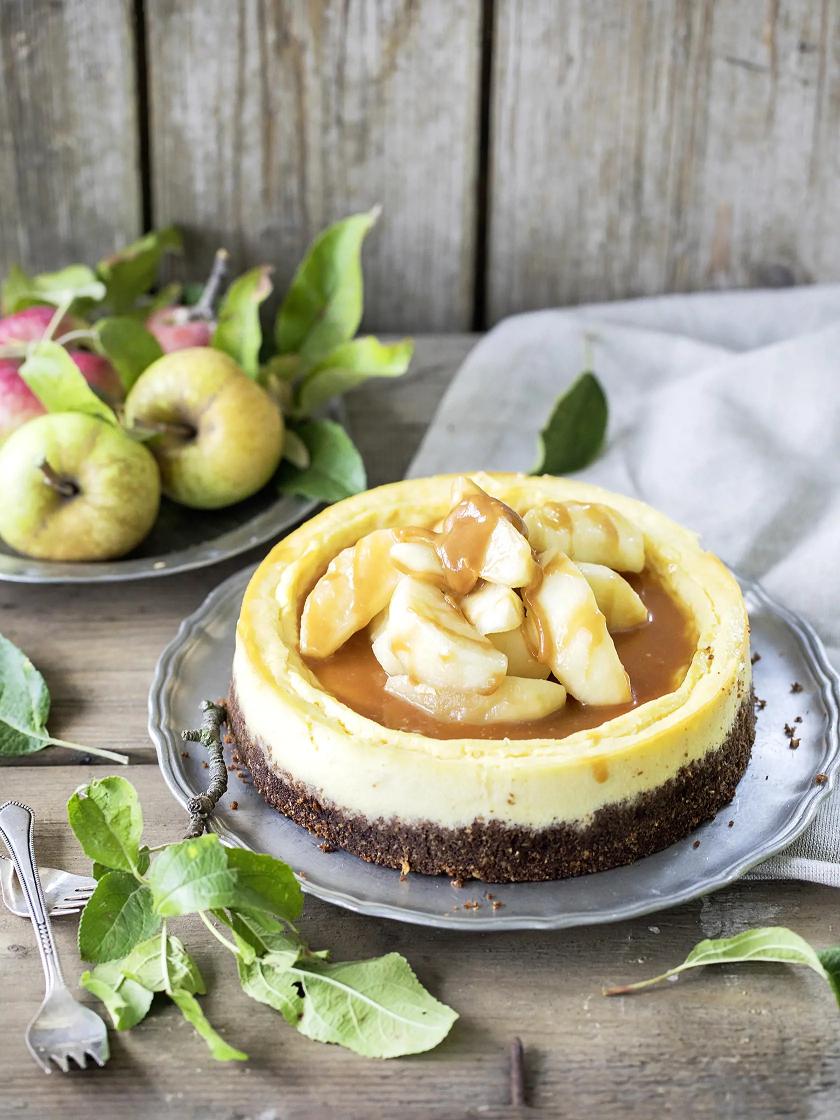 Jablkovo-karamelový cheesecake