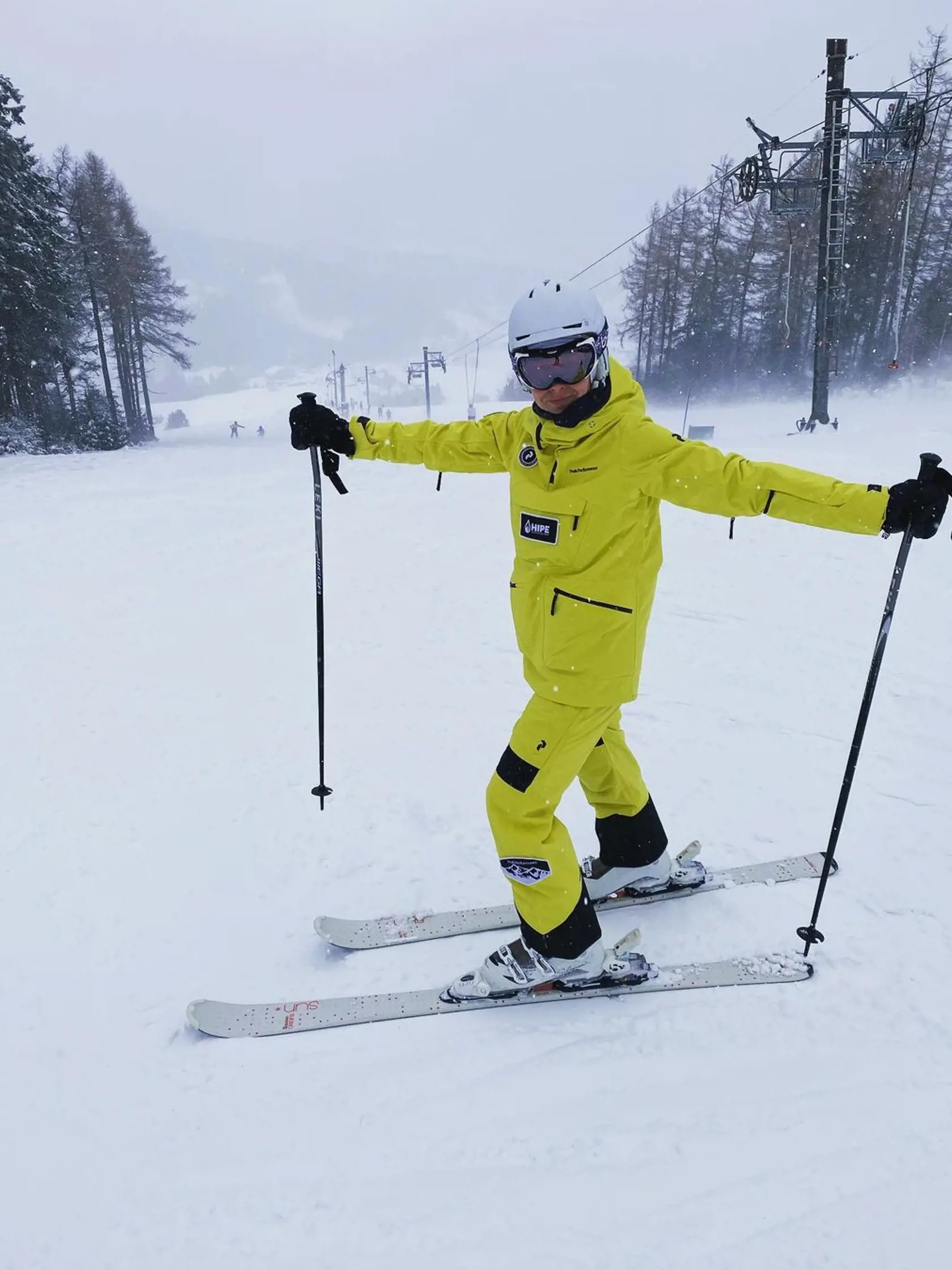 Nela Pocisková bola na svahu doslova neprehliadnuteľná.