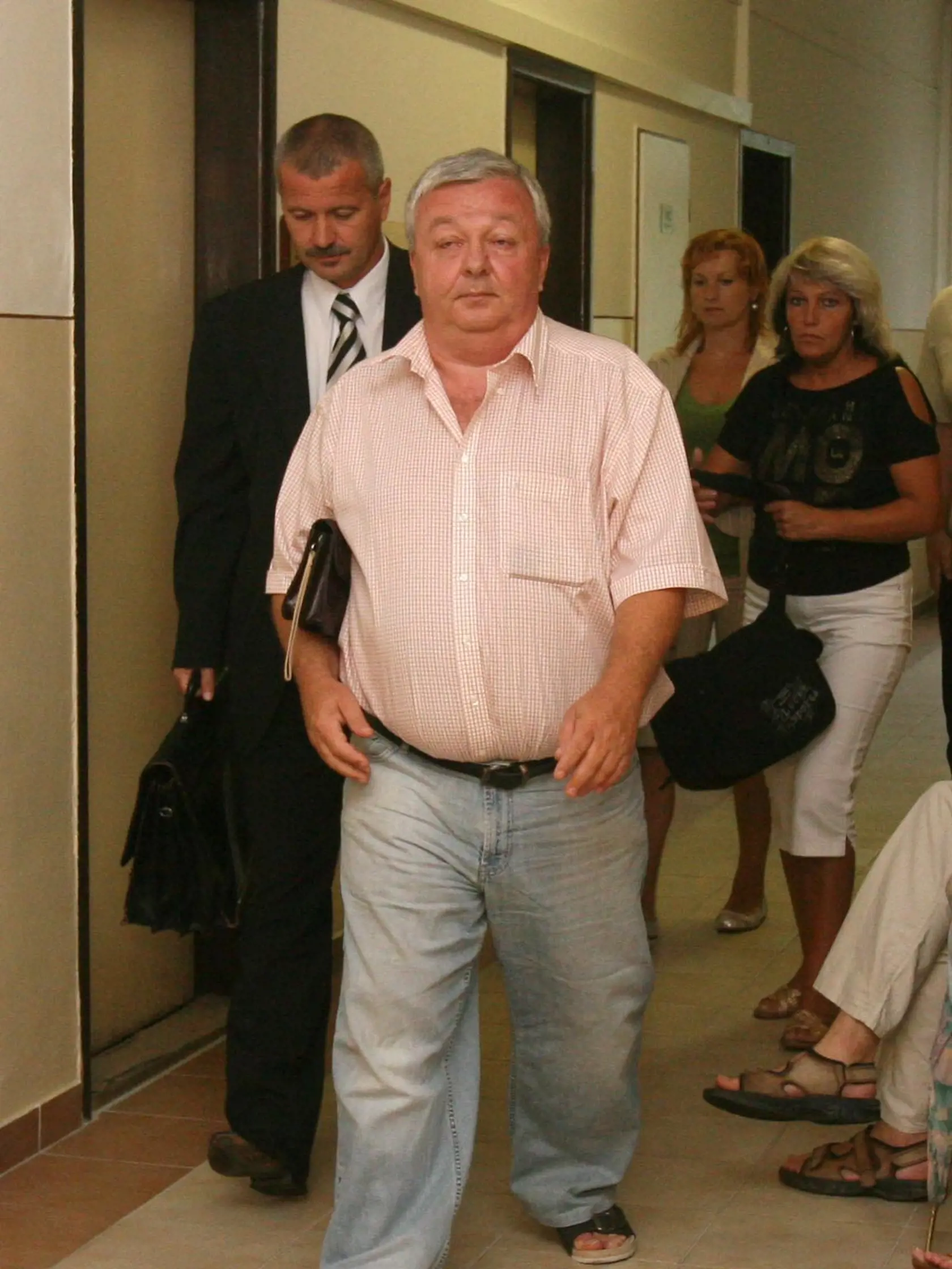 Na banskobystrickom pracovisku Špeciálneho súdu Pezinok pokračovalo 14. júla 2008 odročené hlavné pojednávanie s D. Maukšom, obžalovaným z korupcie a podplácania.