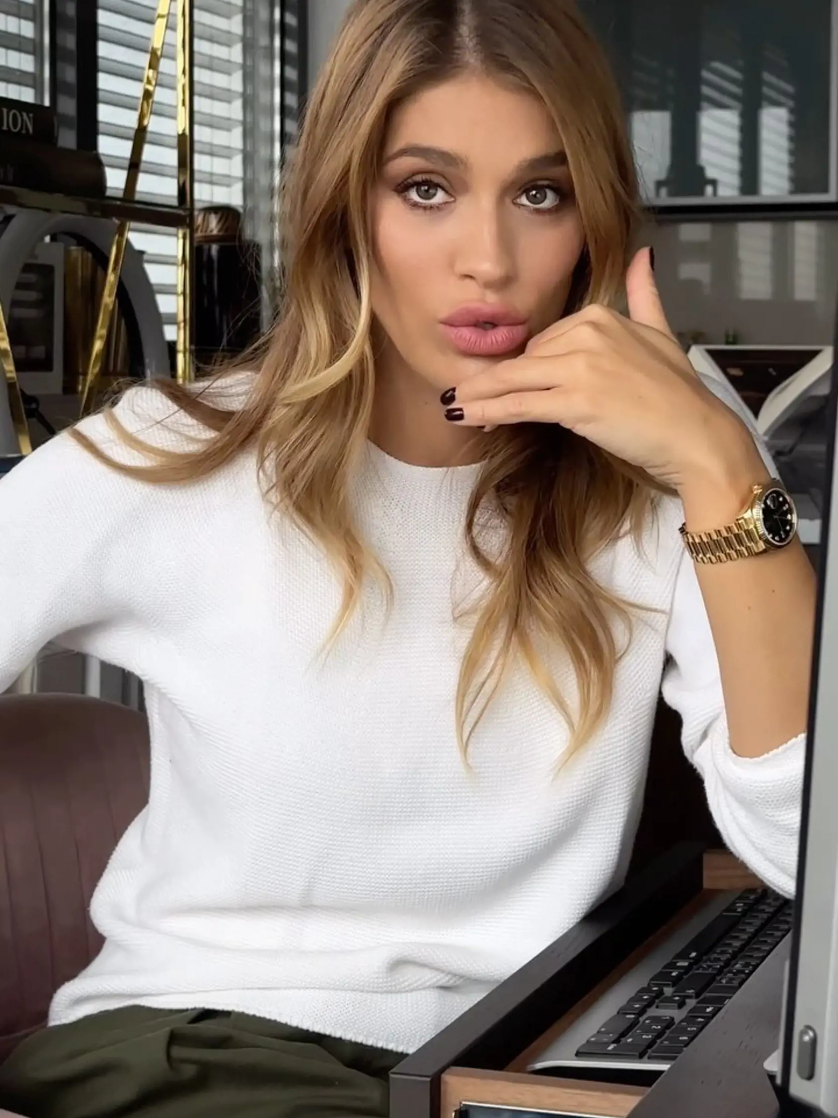 Jasmina Alagič miluje Vianoce a preto si každý rok potrpí na honosnú výzdobu. Tentokrát šokovala aj videom s vianočným šalátom.