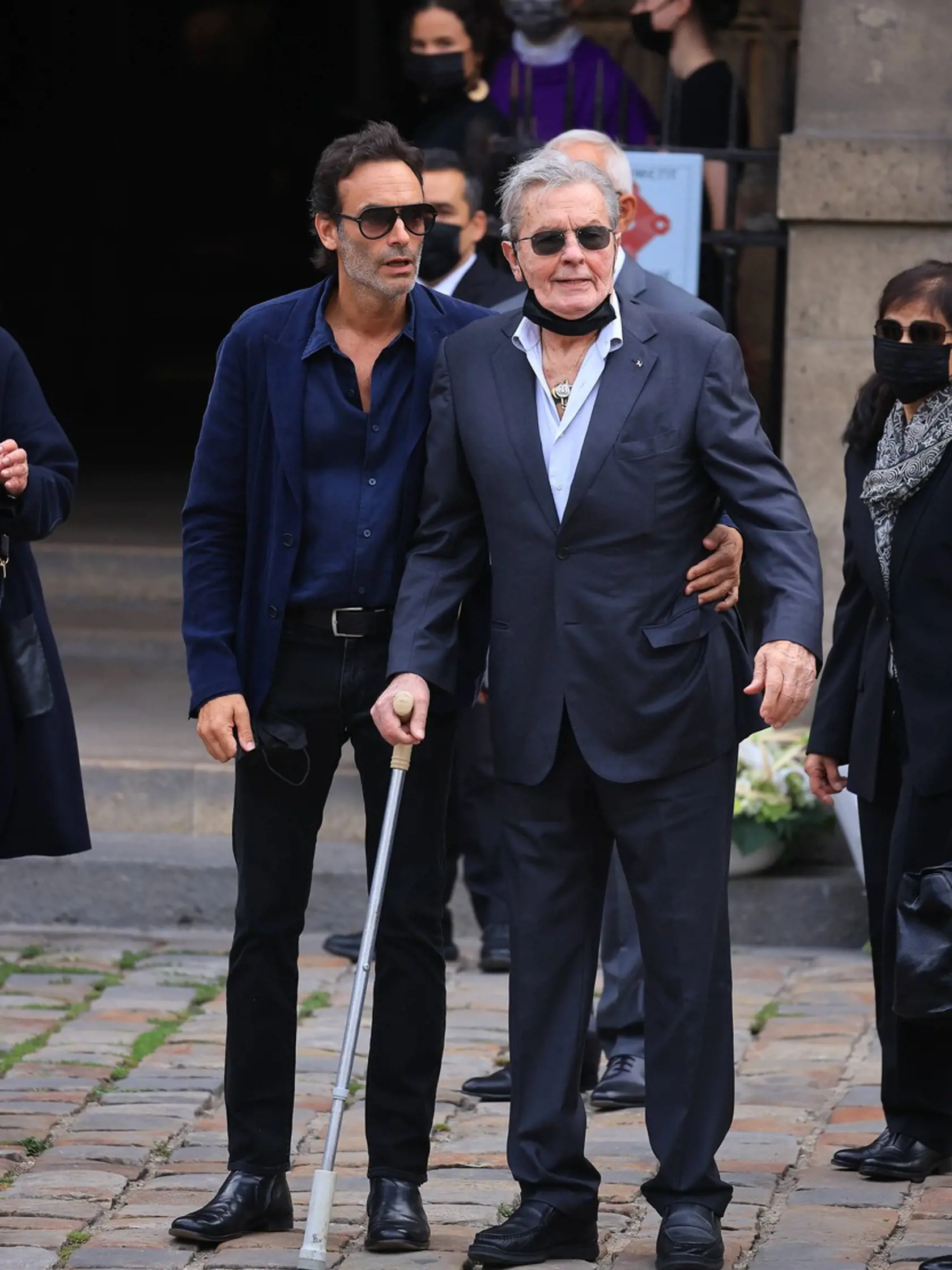 Pohreb Jeana-Paula Belmonda. Alain Delon so synom Anthonym.