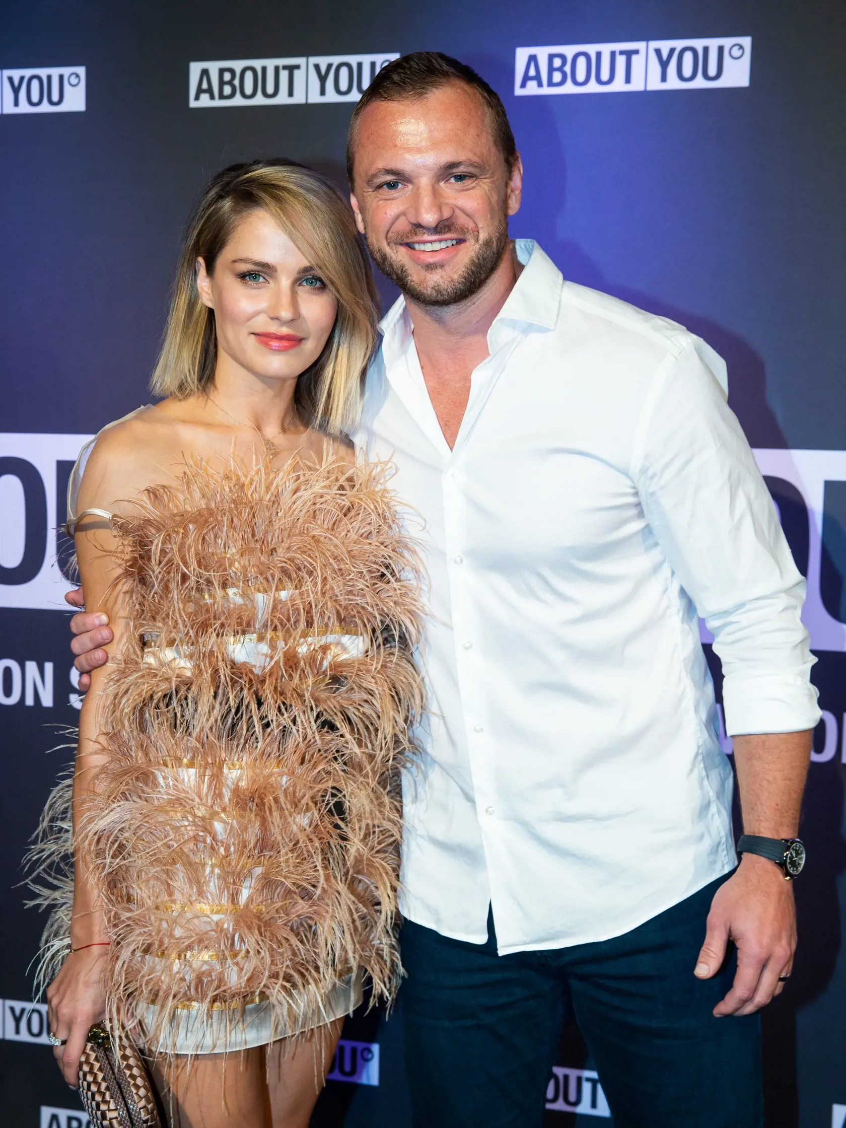 Tanečnica Ivana Gáborík prišla a manželom hokejistom Mariánom Gáboríkom.