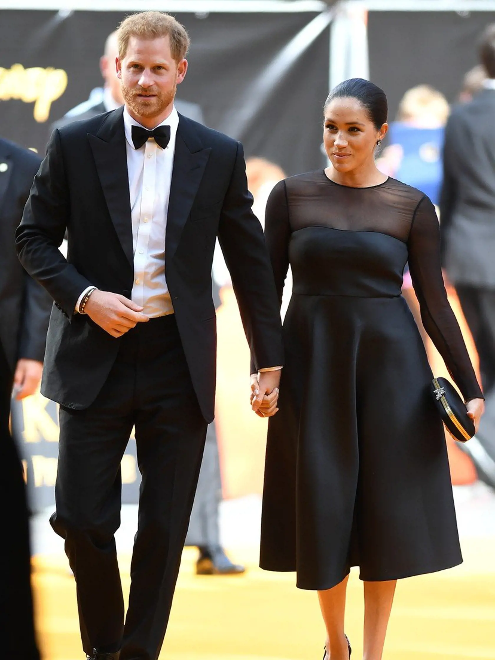 Harry a Meghan na premiéru filmu The Lion King prišli ruka v ruke.