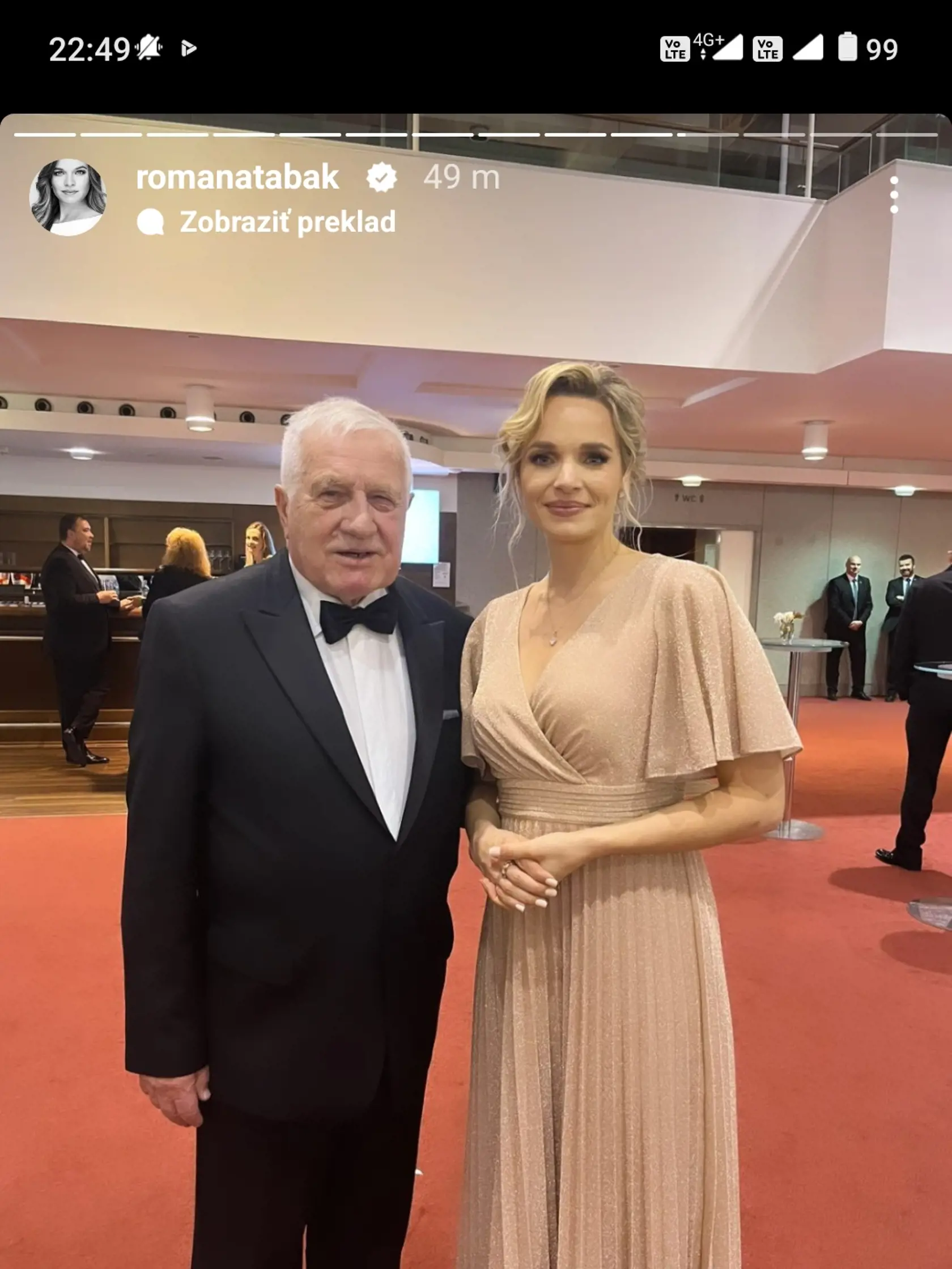 Romana Tabák si galavečer patrične užívala. Odfotila sa aj s českým exprezidentom Václavom Klausom.