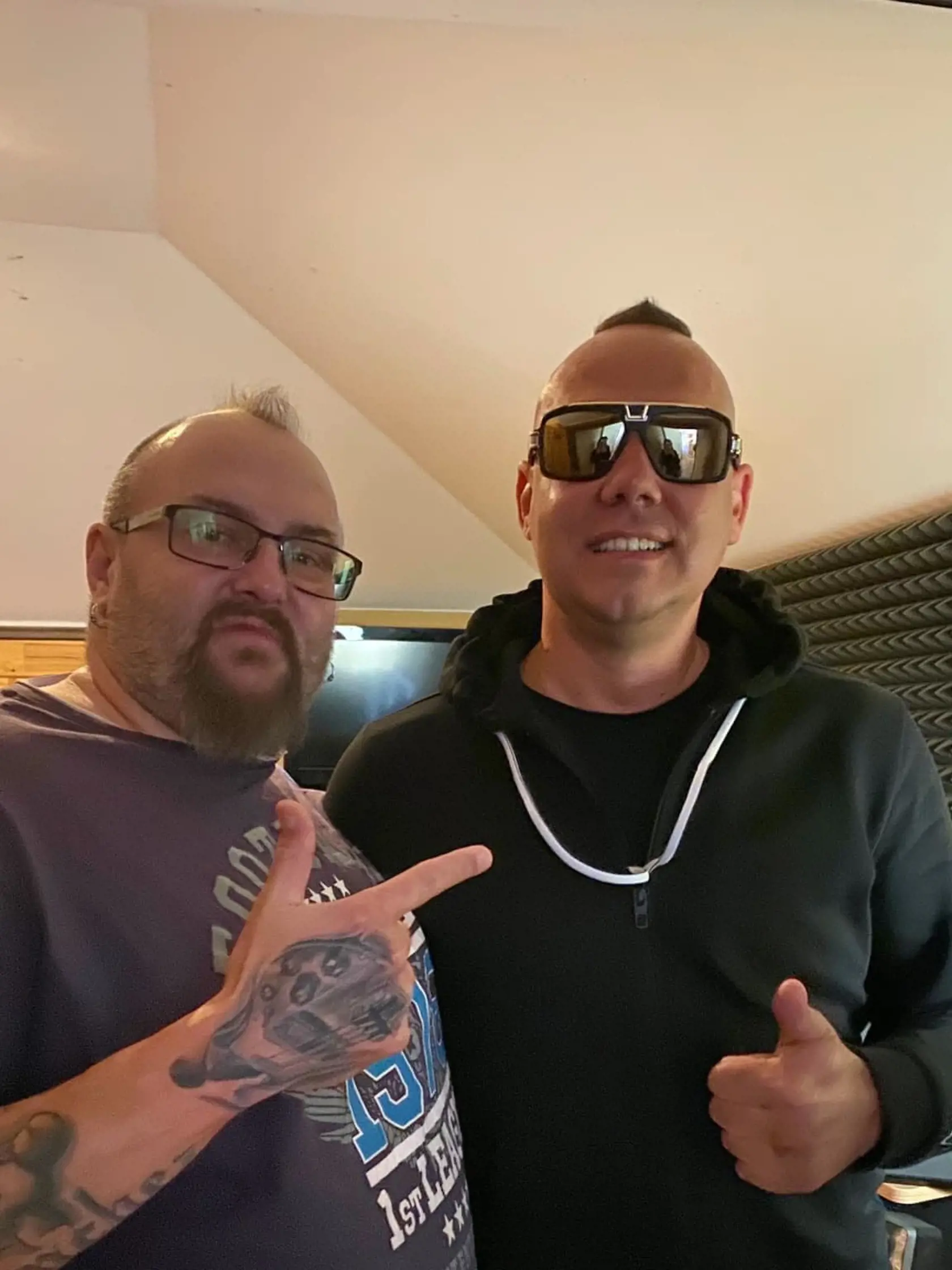 Slovensko obletela ďalšia mimoriadne smutná správa. Nečakane zomrel vo veku 49 rokov známy muzikant a producent Peter Sanchez Saniga, ktorý spolupracoval s mnohými významnými hudobníkmi.
