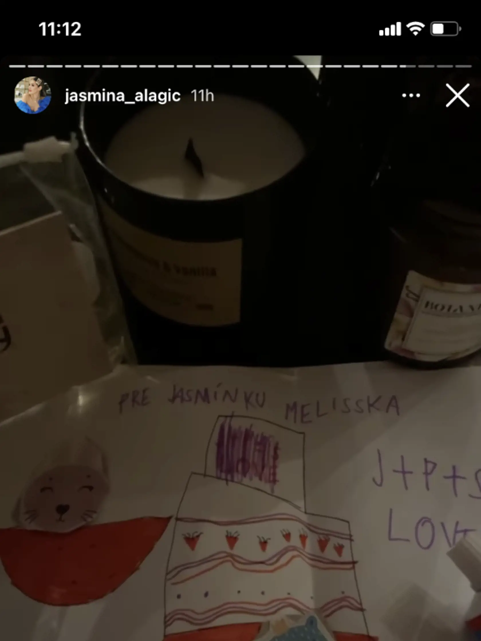 Jasmina dostala od svojich neterí krásne venovanie...