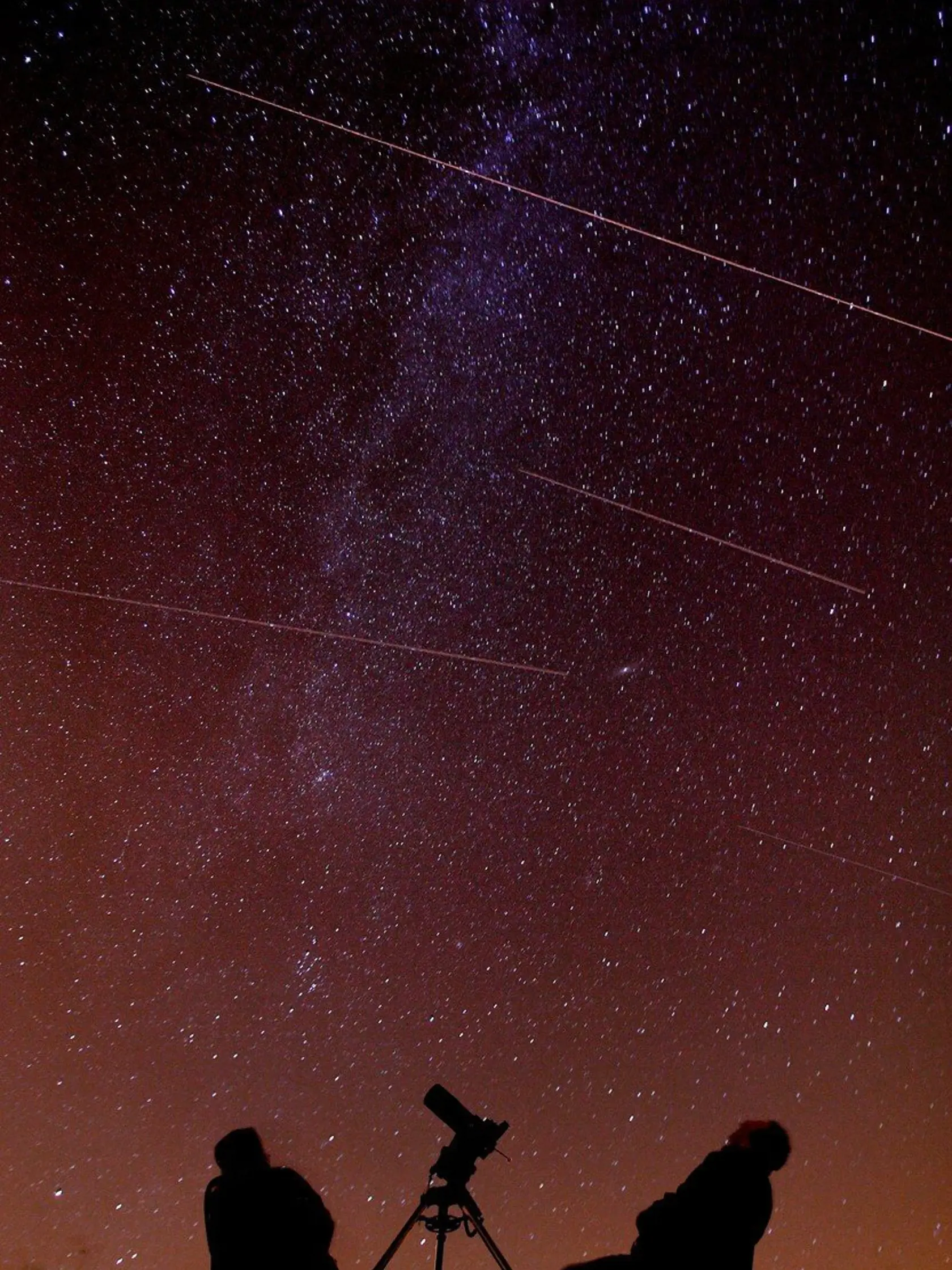 Meteorický roj Perzeidov dnes dosiahne vrchol. Viditeľný bude aj voľným okom.