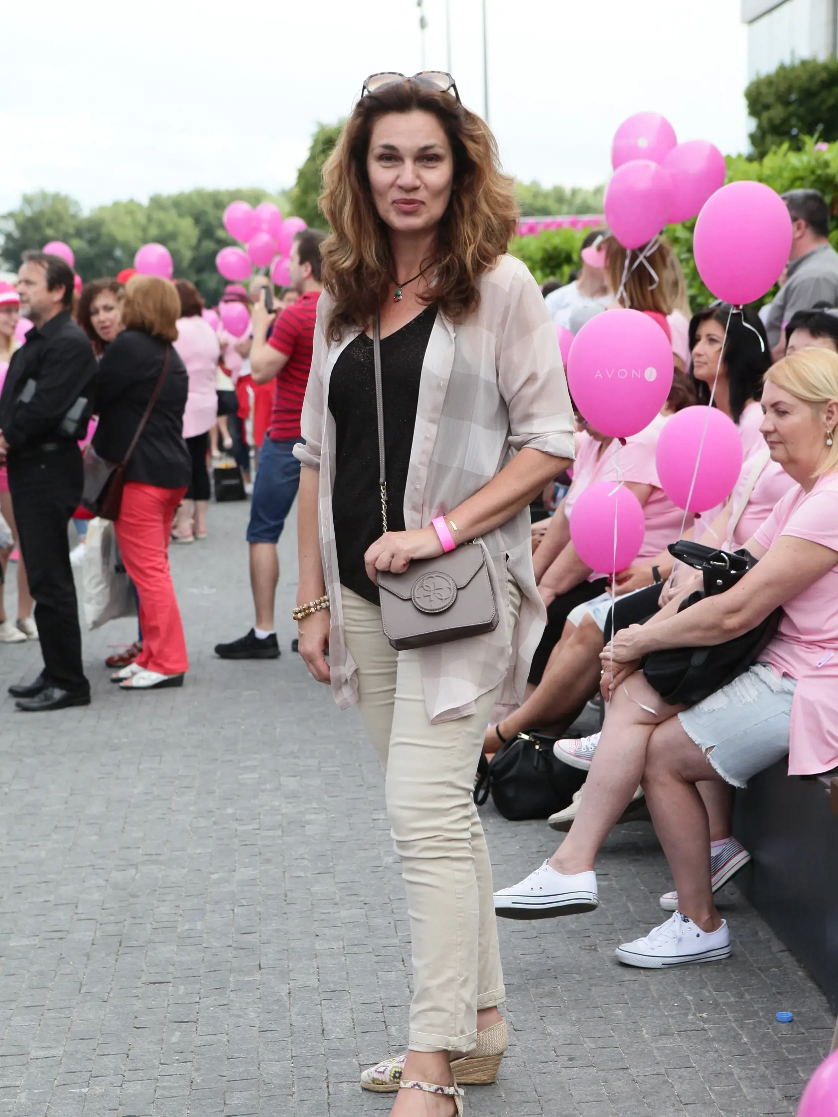 AVON pochod 2016, 8. ročník AVON Pochodu proti rakovine prsníka.
