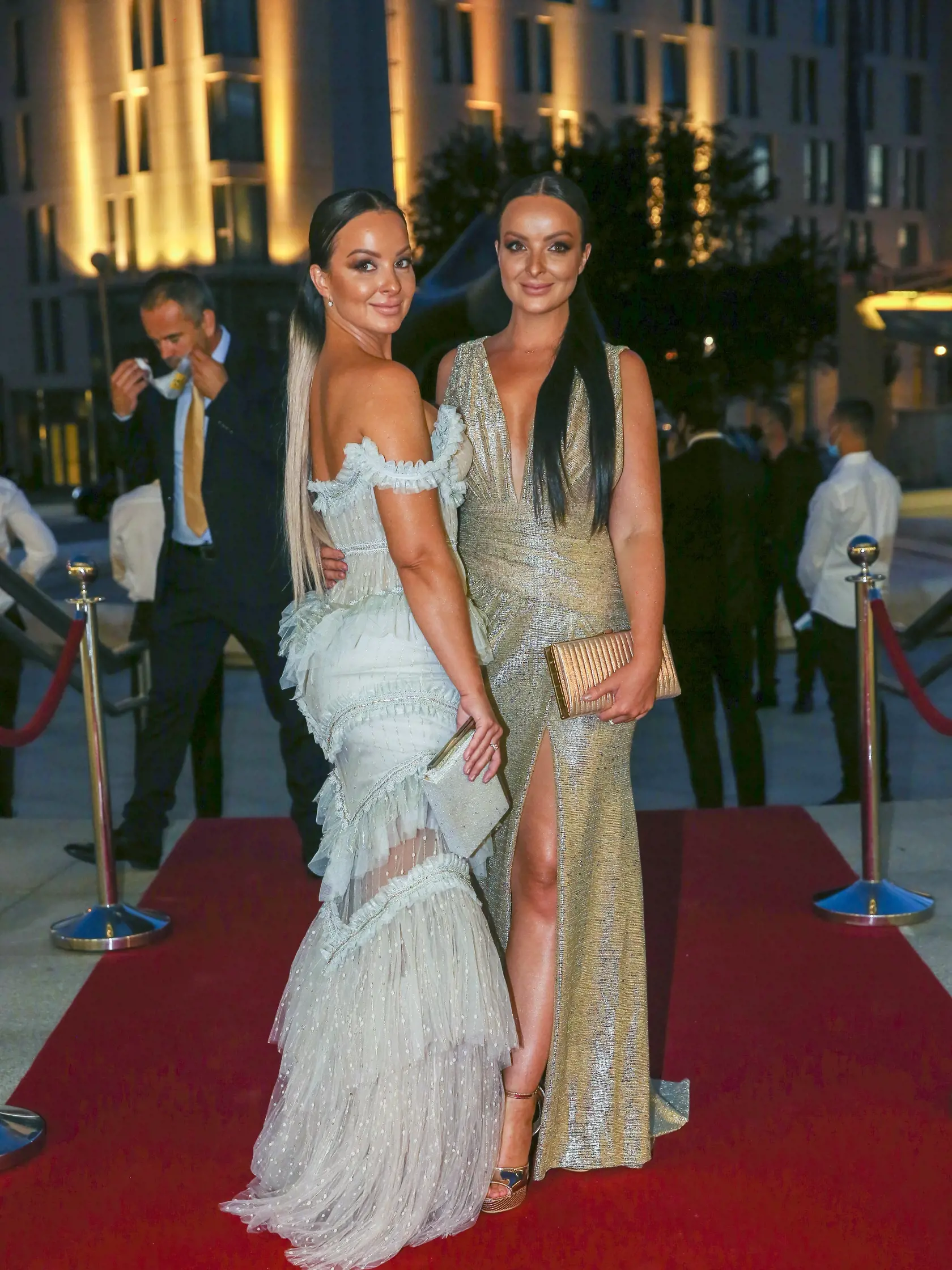Príchody OTO 2020. 
Na snímke speváčky Veronika a Daniela Nízlová.