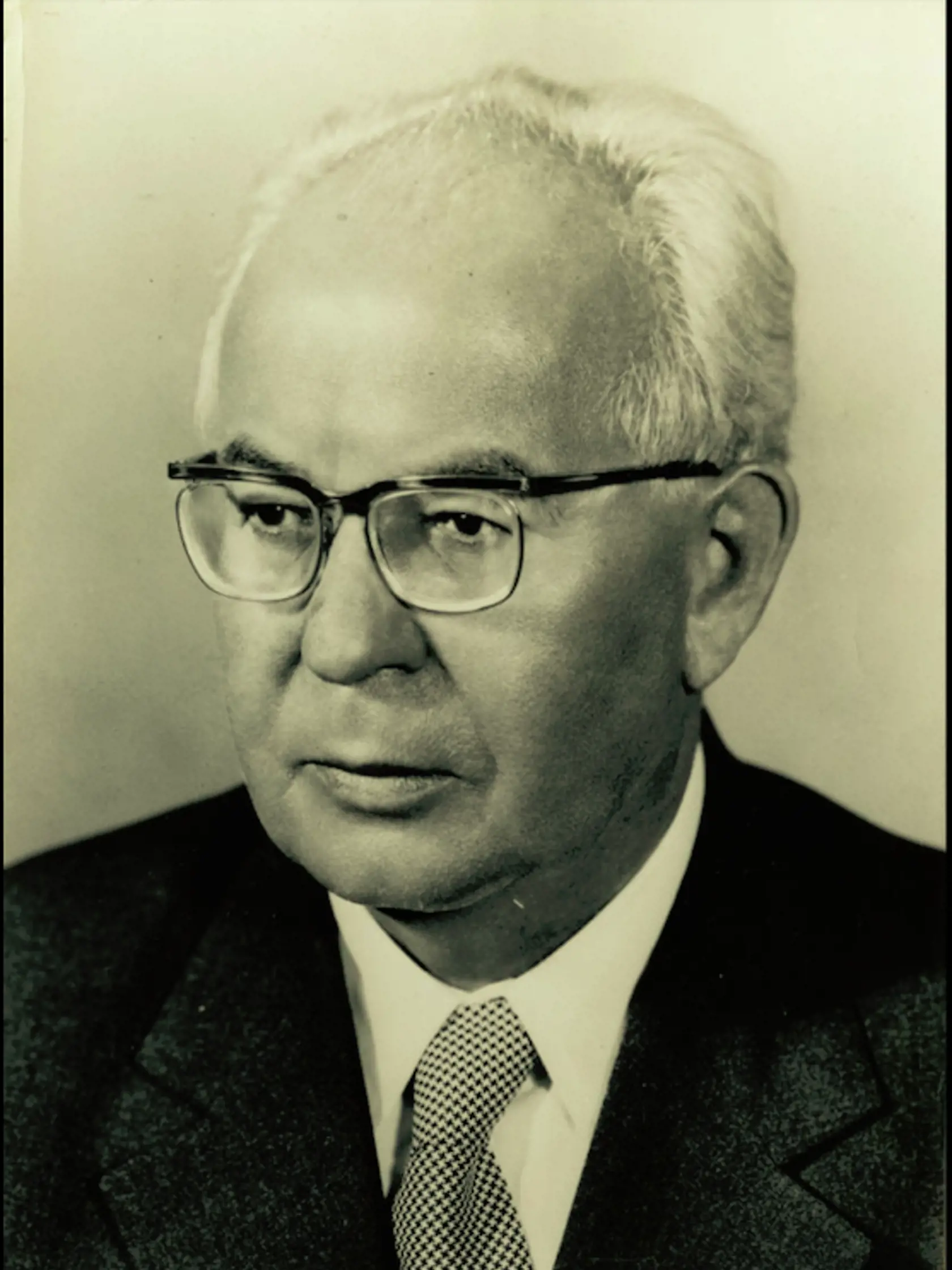 GUSTÁV HUSÁK na herca žiarlil. Povráva sa, že z pomsty mu neudelil titul národného umelca.