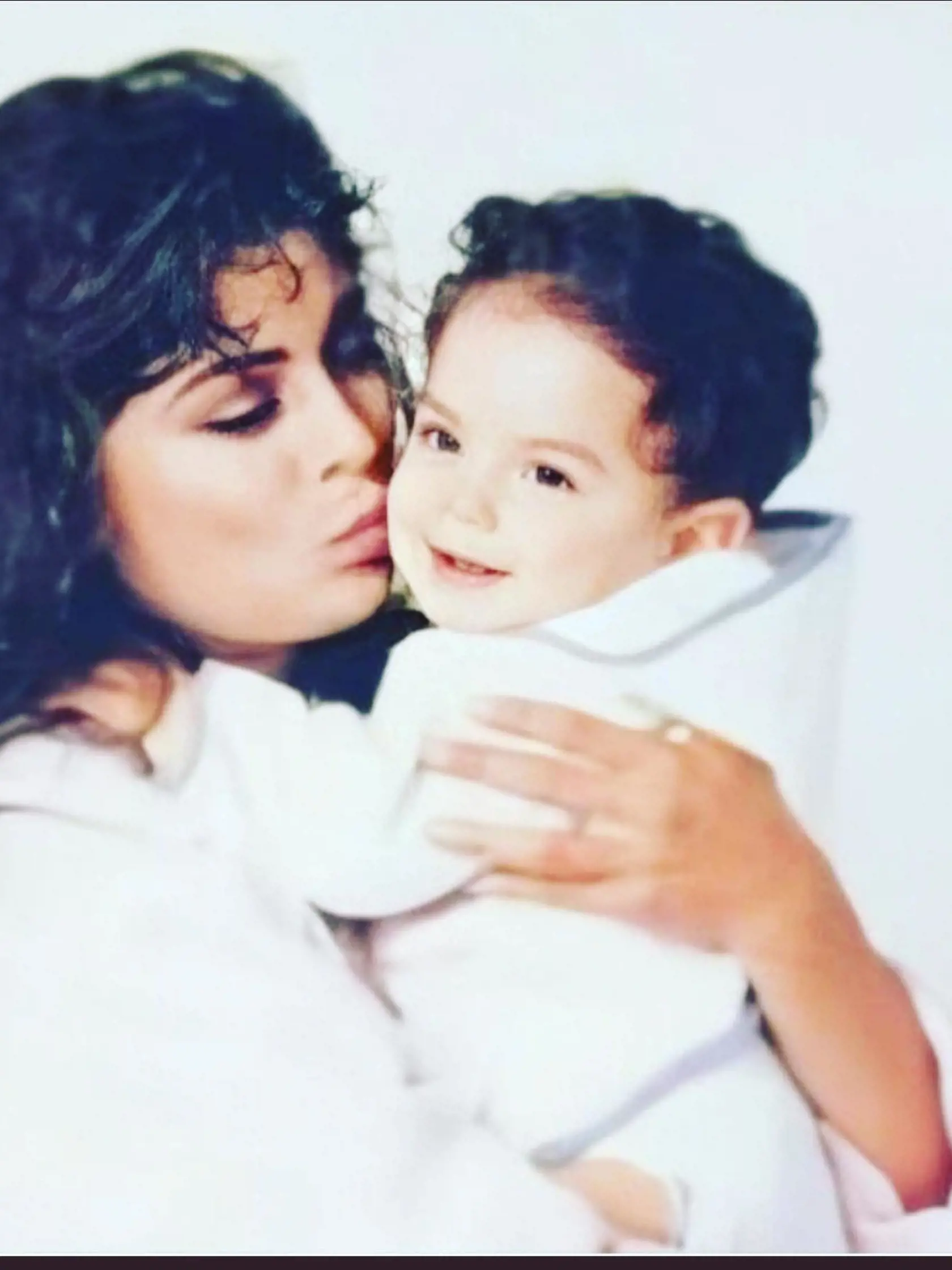 Victoria Ruffo s najstarším synom.