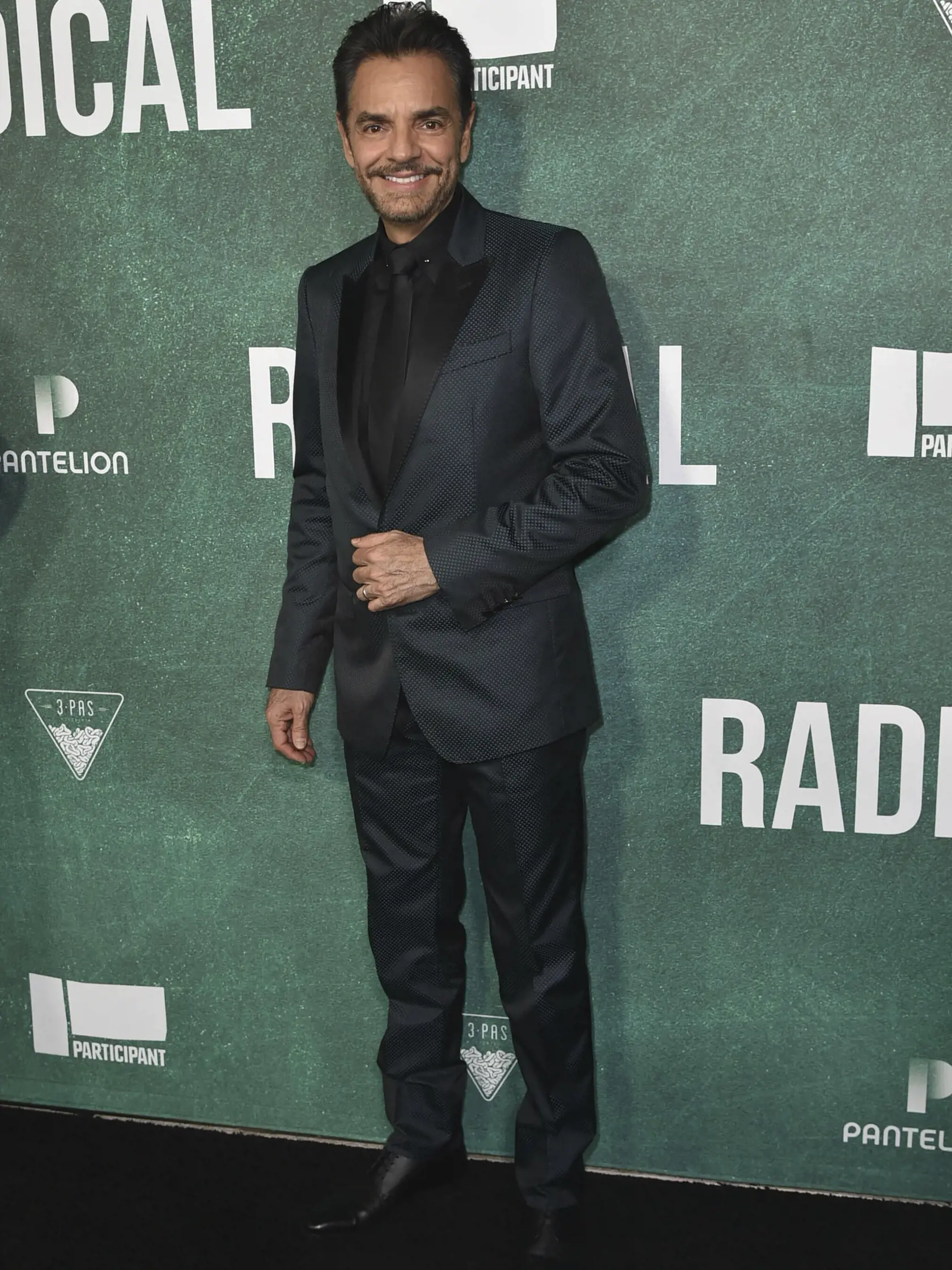 Mexický herec a komik Eugenio Derbez bol prvým manželom herečky Victorie Ruffo.


Eugenio Derbez arrives at the premiere of "Radical" on Monday, Oct. 30, 2023, at Regency Bruin Theatre in Los Angeles. (Photo by Richard Shotwell/Invision/AP)