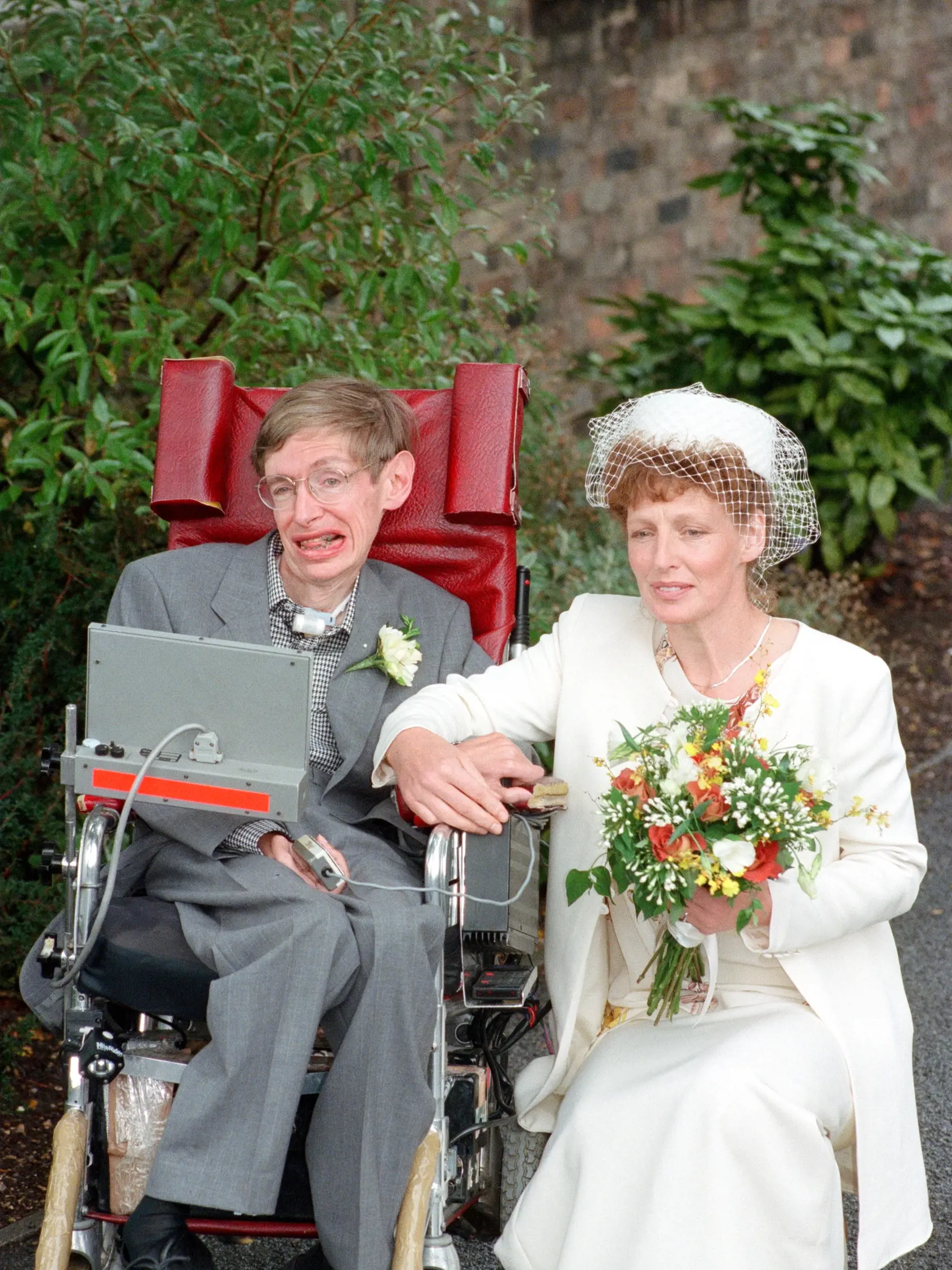 Svoju aj manželkinu neveru chcel držať v tajnosti a dúfal, že on, Elaine (na fotke), Jane a jej milenec Jonathan budú fungovať jedna veľká, bláznivá rodina.
