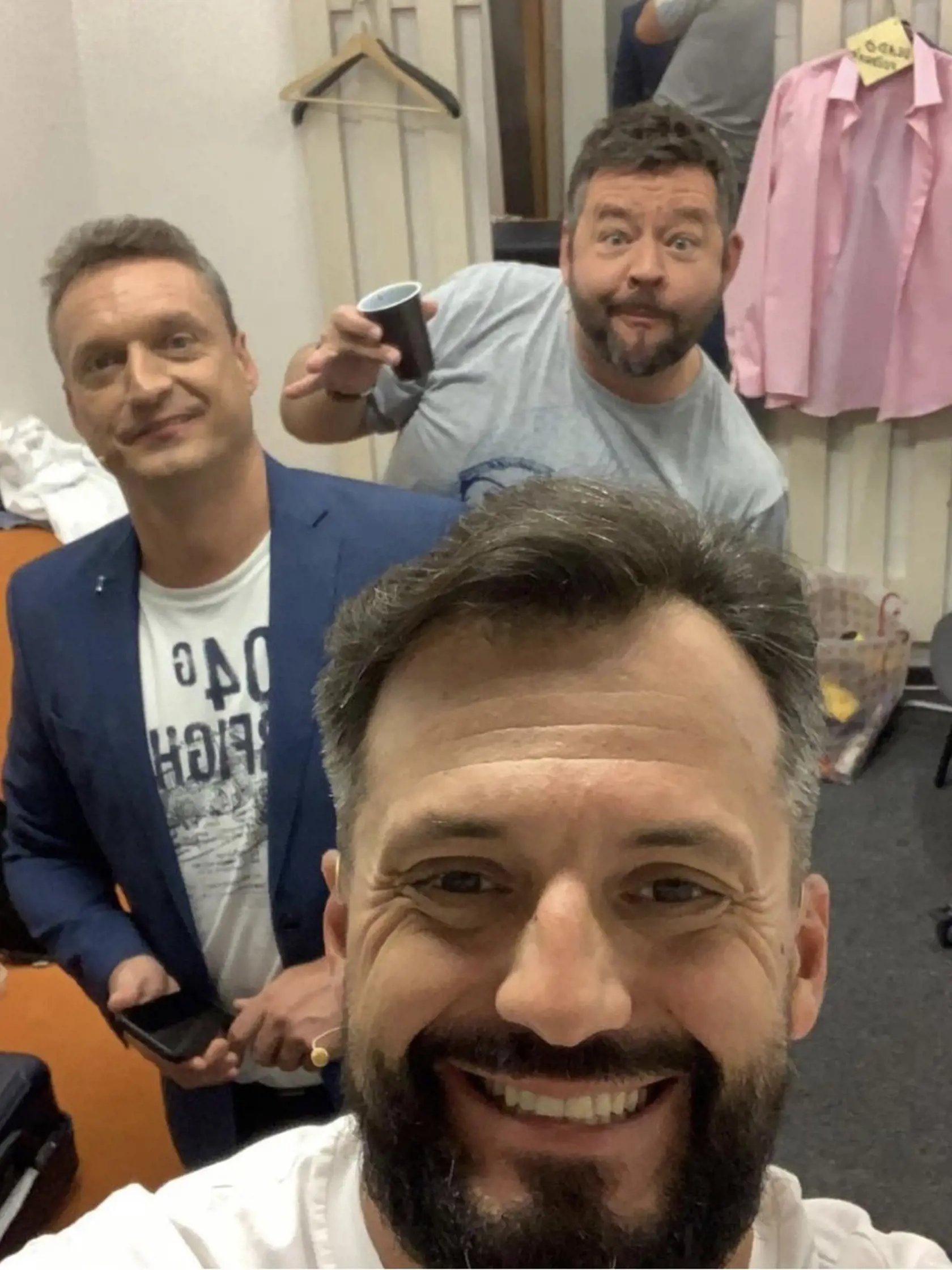 Kolegovia z Inkognita Michal Hudák a Marián Čekovský sú Marcelovi veľkou oporou.