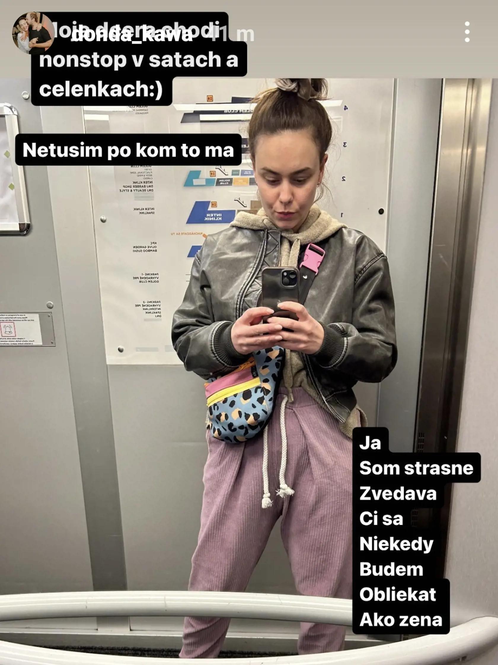 Dominika Kavaschová sa v teplákoch zamyslela, po kom jej dcéra je, keď nosí šaty. :)