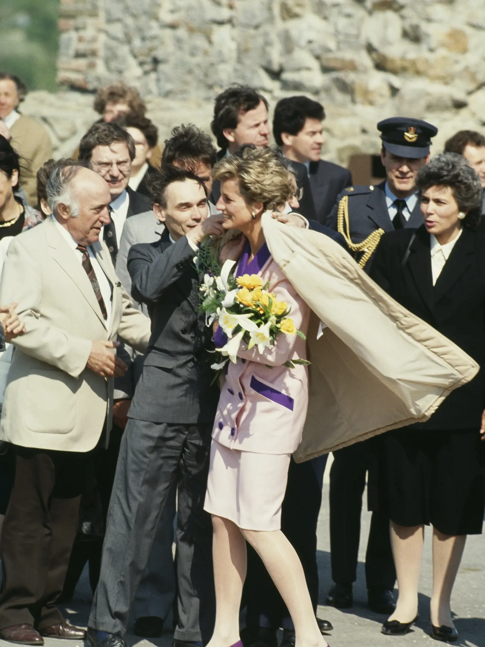 Ako členka britskej kráľovskej rodiny navštívila spolu s princom Charlesom 8. mája 1991 Bratislavu. Dianu vtedy sprevádzala Eleonóra Klepáčová, manželka vtedajšieho podpredsedu slovenského parlamentu Jána Klepáča. Pozrela si bratislavskú Mestskú knižnicu, Bratislavský hrad či hrad Devín.