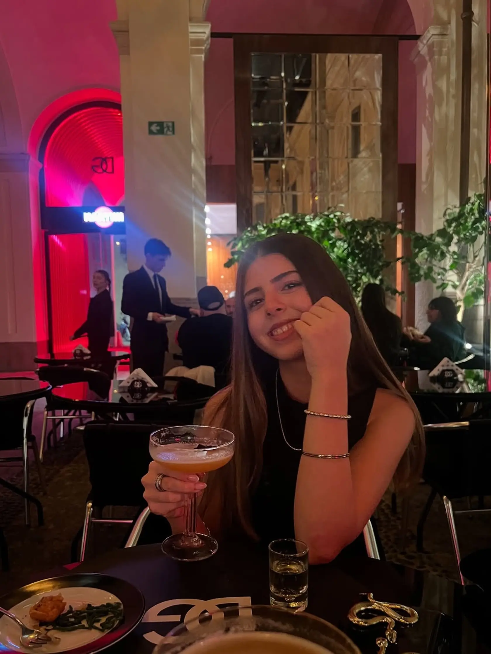 Zeynep Selimoglu alias Kiraz Elibol hrala malé dievčatko, ktoré ale v druhej sérii výrazne podrástlo. No dnes má 18 rokov a sotva by ste ju spoznali.