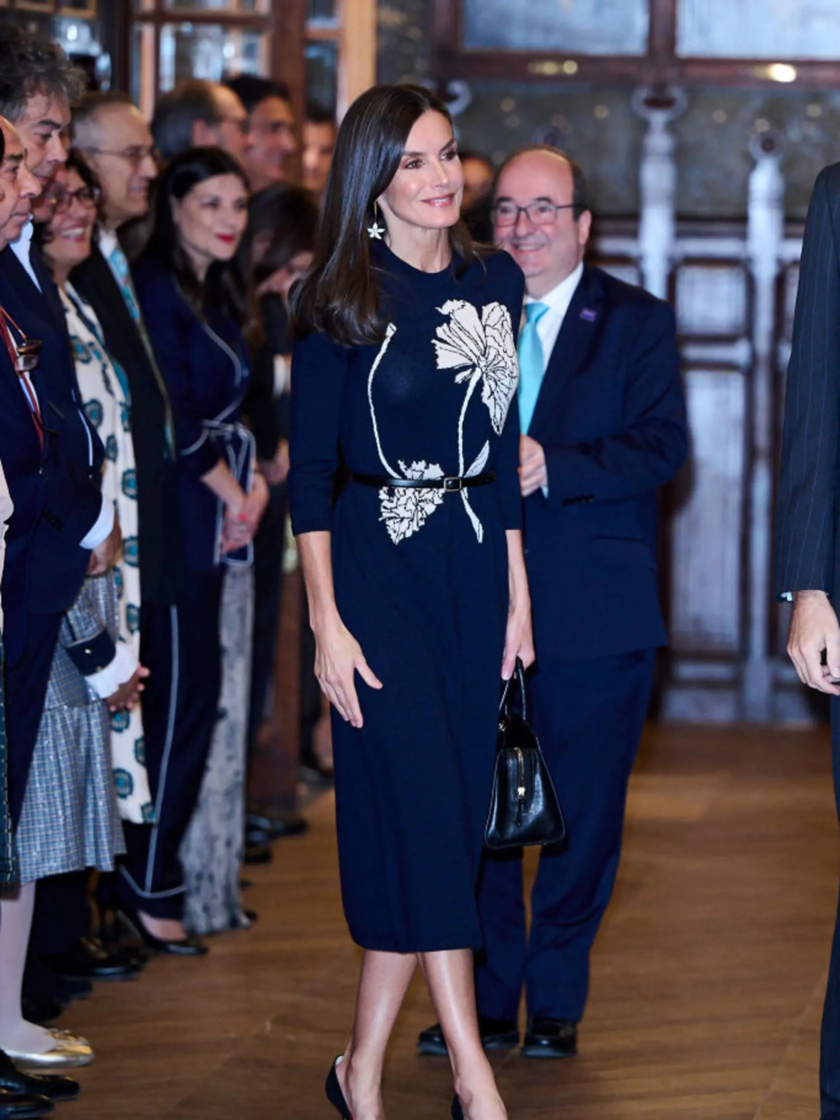 Manželka španielskeho kráľa Filipa VI., Letizia, patrí k najštýlovejším kráľovnám. Navyše, sa nebojí ani starnutia, priznáva "šedivý melír" vo vlasoch.