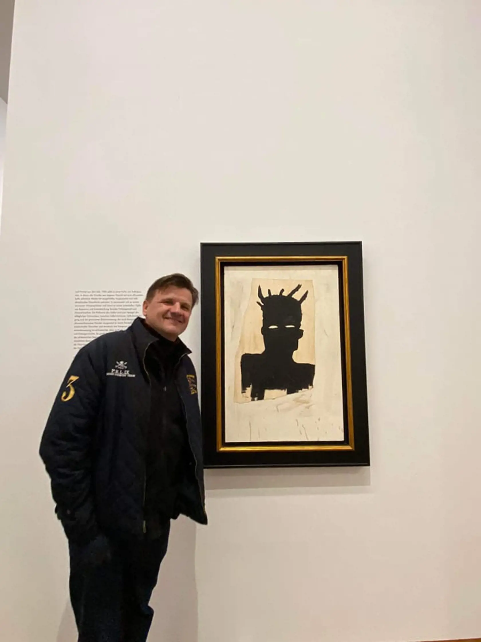 " ️Ako čierna ovca slovenského karpatského konzervativizmu sa môžem fotiť s čertom," uťahuje si sám zo seba.