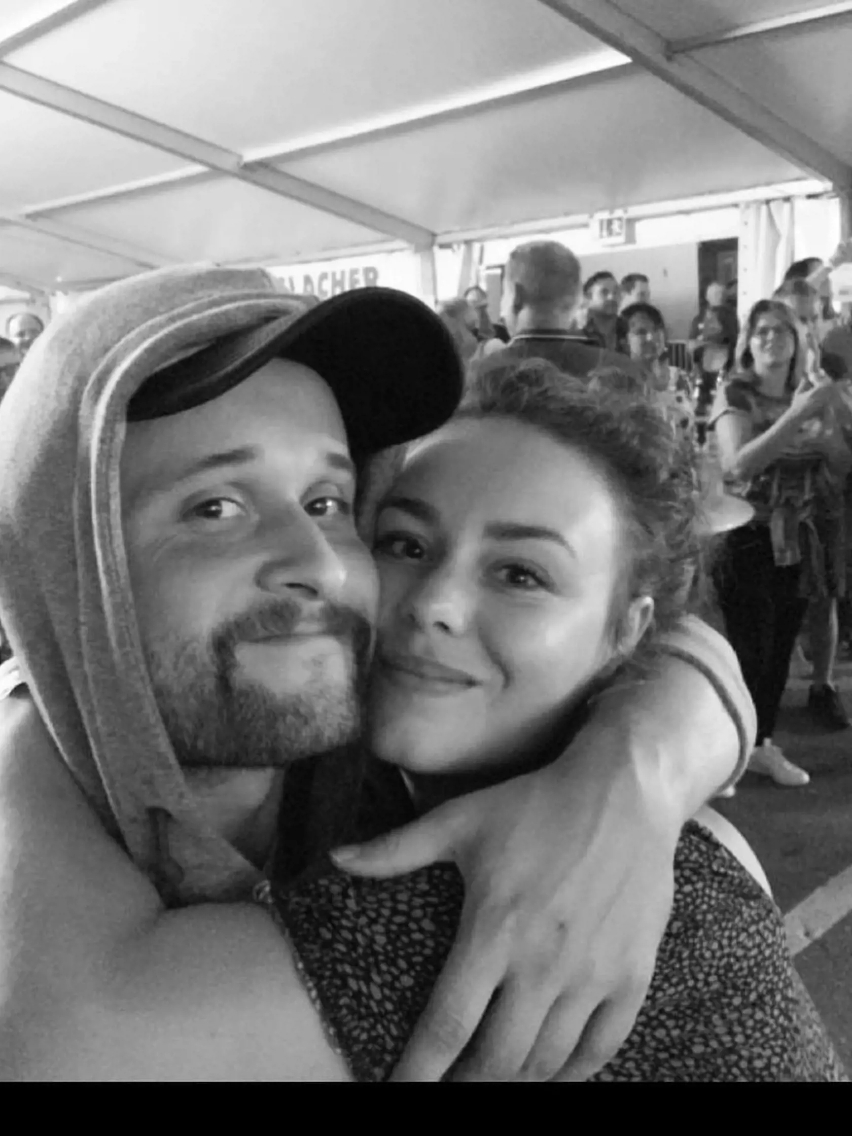"Ďakujem Danko, že sa navzájom učíme a snažíme sa brať si jeden od druhého to najlepšie. Si poklad. Si priateľ a moja opora. ❤️ Milujem, že ťa milujem."