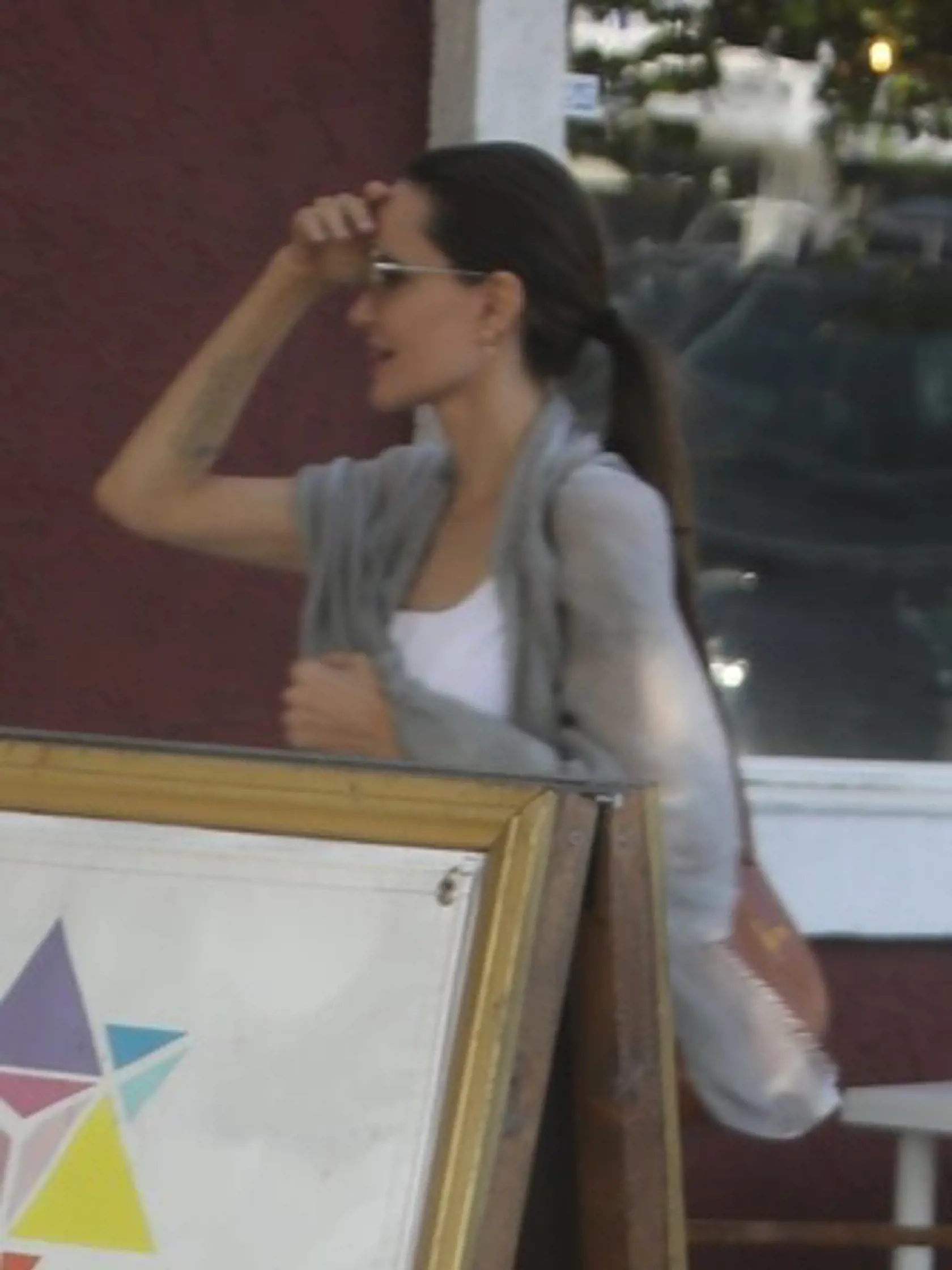Angelina Jolie vyzerá v poslednej dobe oveľa lepšie. Krásna herečka je zjavne spokojná a je to vidieť.