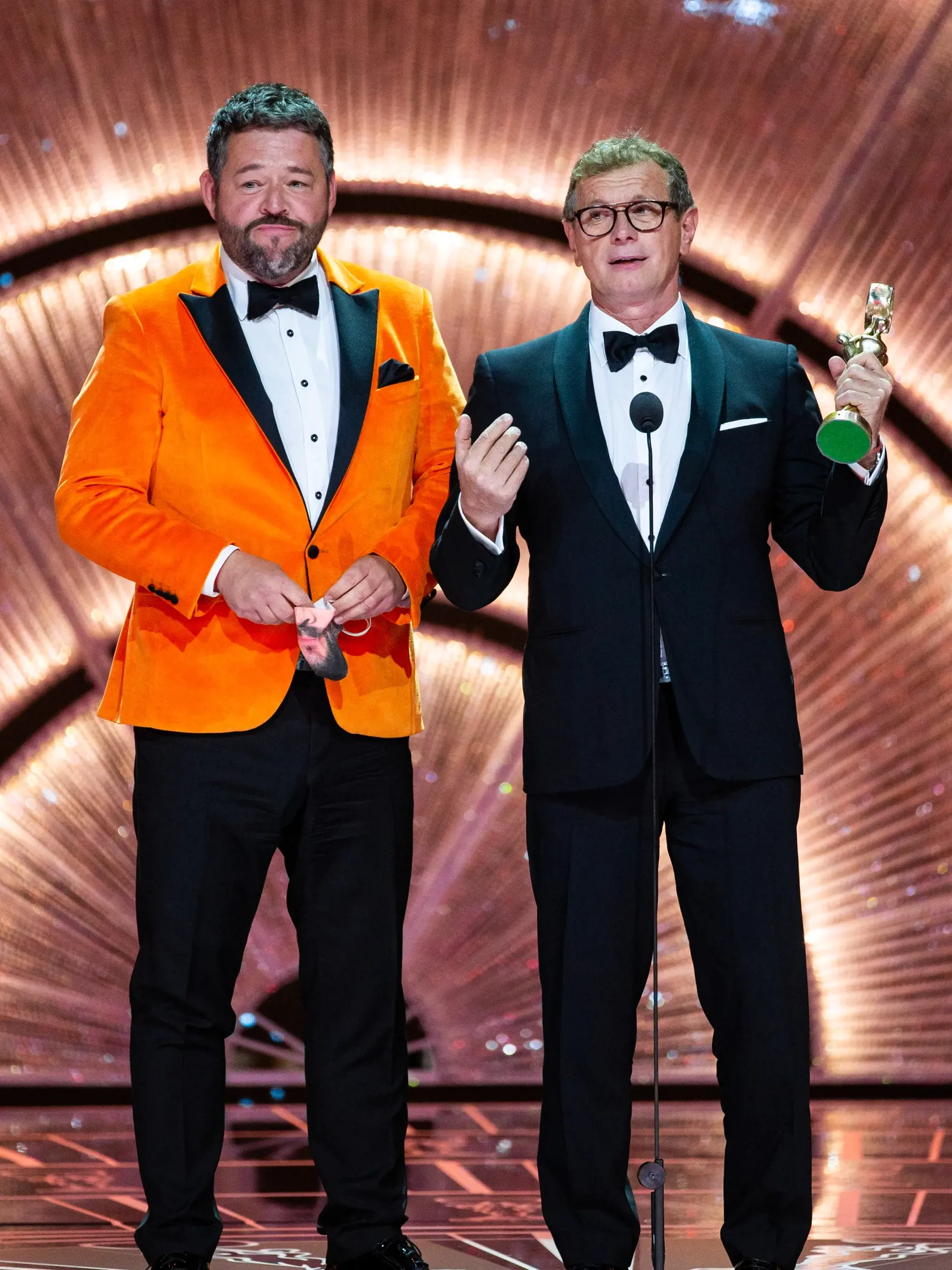 Slávnostný galavečer ankety Osobnosť televíznej obrazovky "OTO" za rok 2019 v novej budove Slovenského národného divadla v Bratislave. Na snímke Michal Hudák a Vladimír Voštinár.