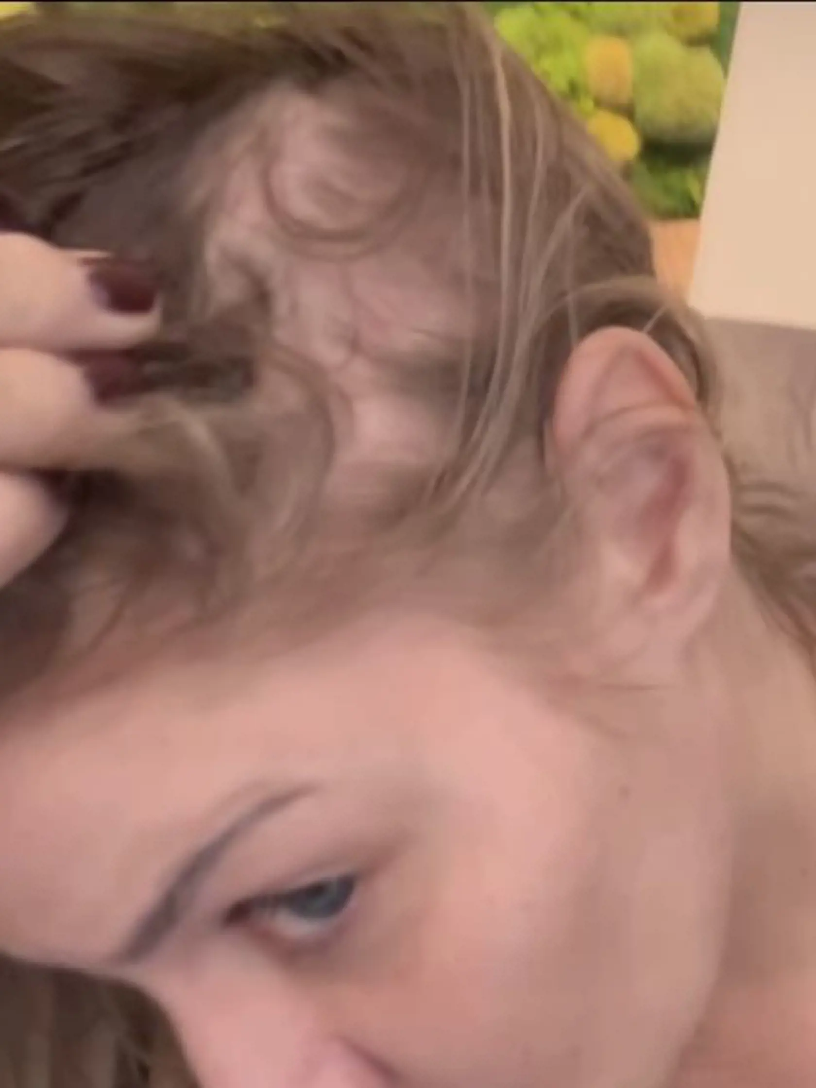 Česká influencerka Michaela Jonas prišla pri bitke o vlasy.