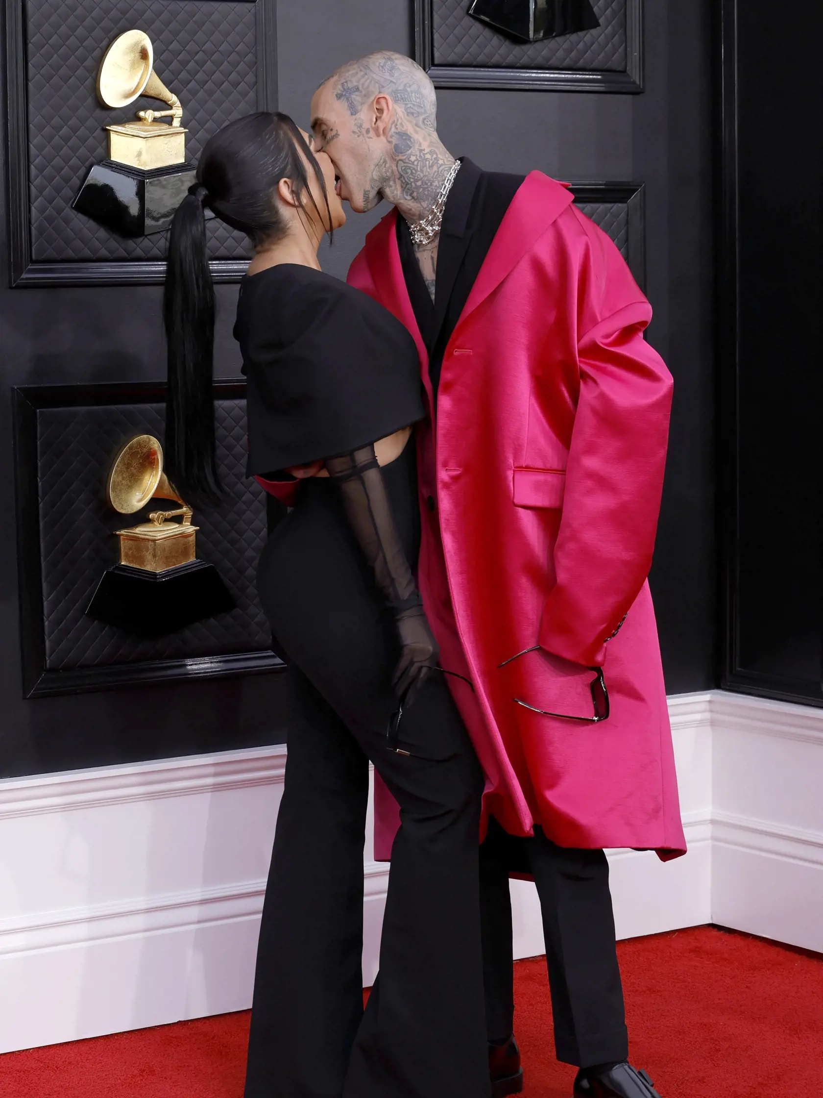 Grammy 2022: Kourtney Kardashian a  Travis Barker