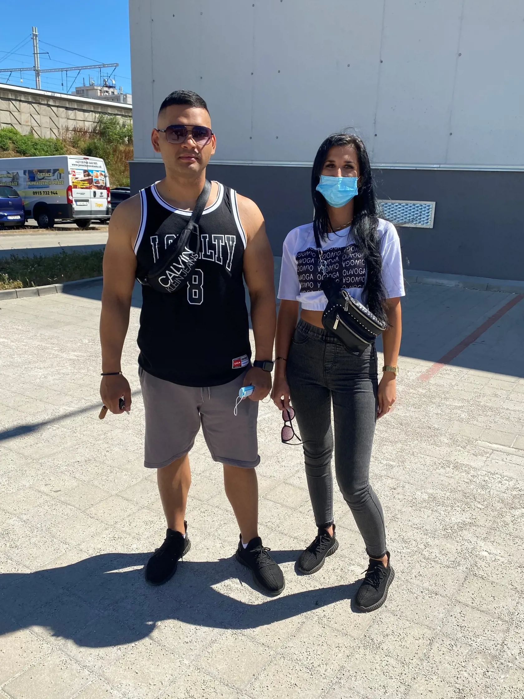 Zuzana (33) sa včera  aj s partnerom mala v pláne otestovať pred dovolenkou v Česku. Až na mieste zistila, že tam už robia len PCR testy a za každý by musela zaplatiť 65 eur.
