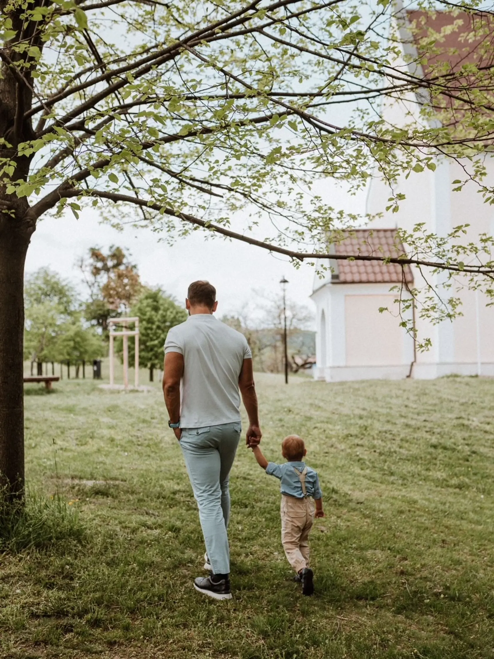 Poslanec mimoparlamentného Hlasu-SD Matúš Šutaj Eštok (35) má už dvojročného synčeka, no začiatkom augusta očakávajú s manželkou príchod druhého bábätka.