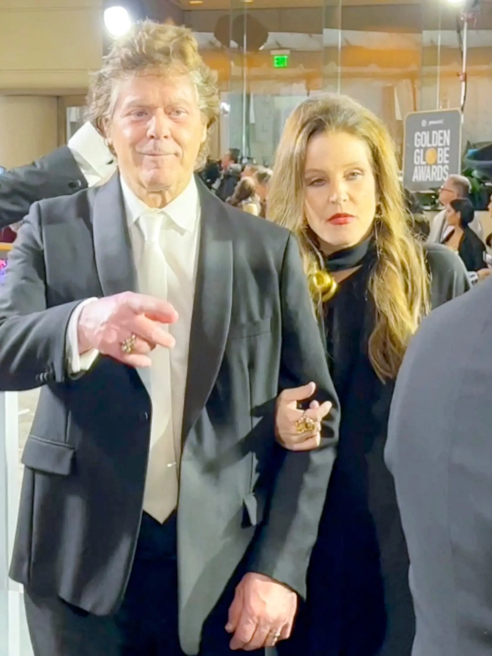 Lisina smrť nastala len dva dni po tom, ako bola videná so svojou matkou na odovzdávaní Zlatých glóbusov v Beverly Hills Hilton, kde Austin Butler získal cenu pre najlepšieho herca za stvárnenie jej otca vo filme Elvis.