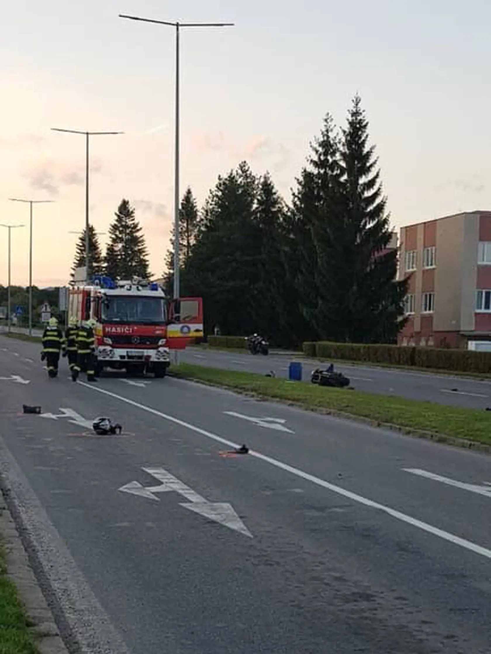 Hrozivá dopravná nehoda motorkára v Žiari nad Hronom.