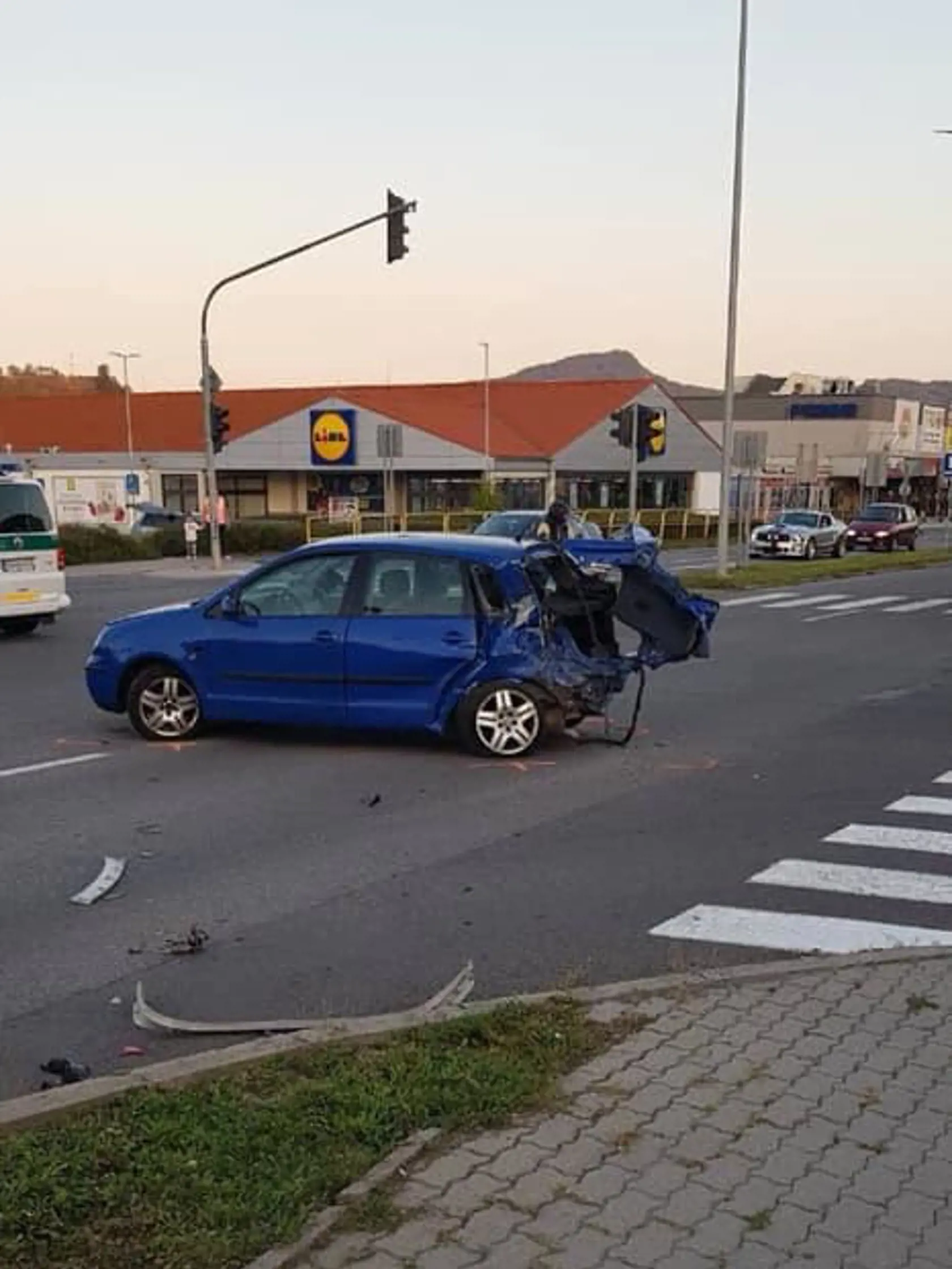 Hrozivá dopravná nehoda motorkára v Žiari nad Hronom.