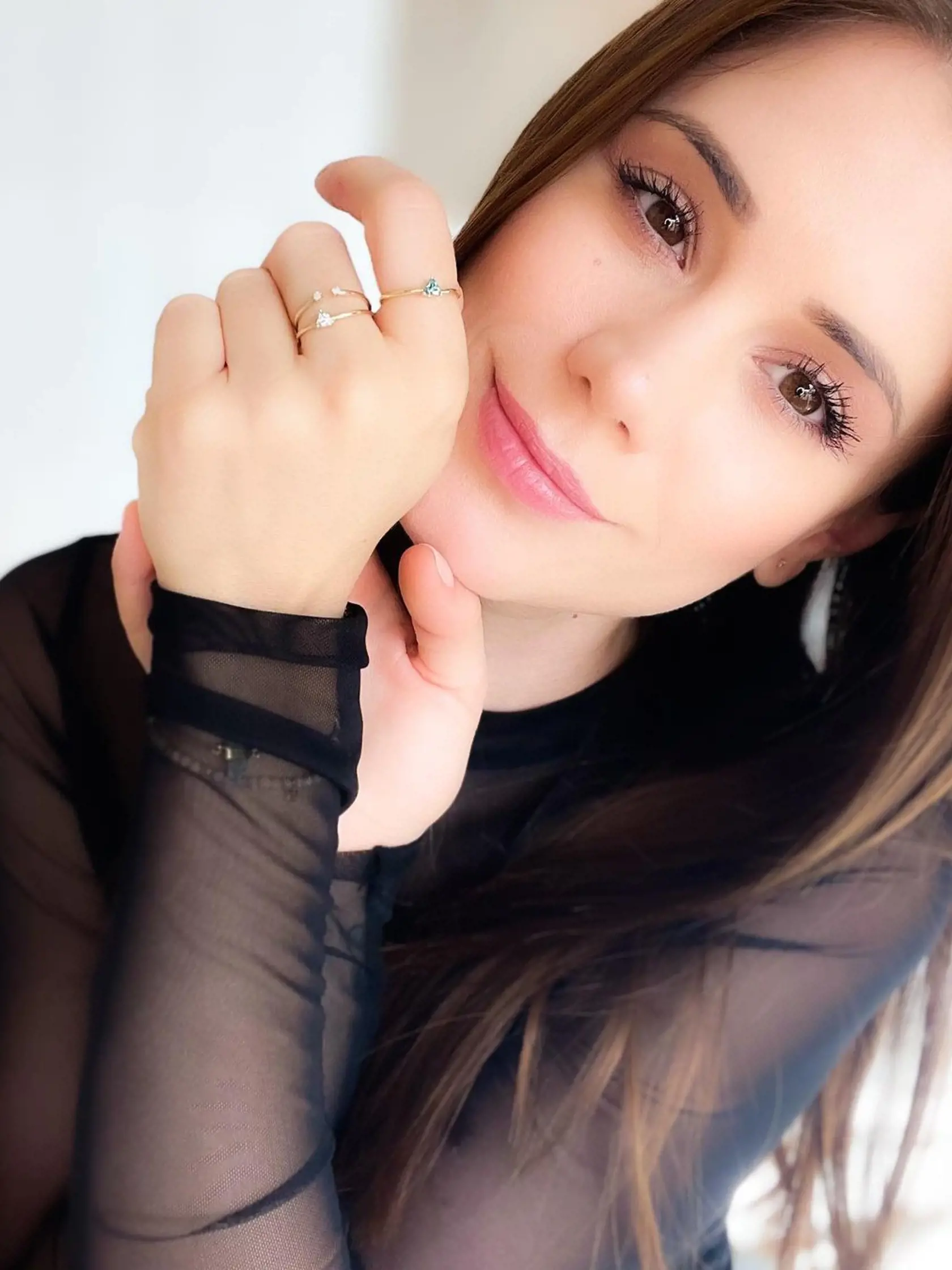 Na pohľad nevinná a krásna brunetka Markéta Štroblová, známa aj pod umeleckým menom Little Caprice, má vskutku nevšedné povolanie. Štroblová vyrástla spoločne so svojím mladším bratom v Brne. V roku 2008 začala svoju kariéru v erotickom priemysle, keď ju objavila spoločnosť Teenharbour.