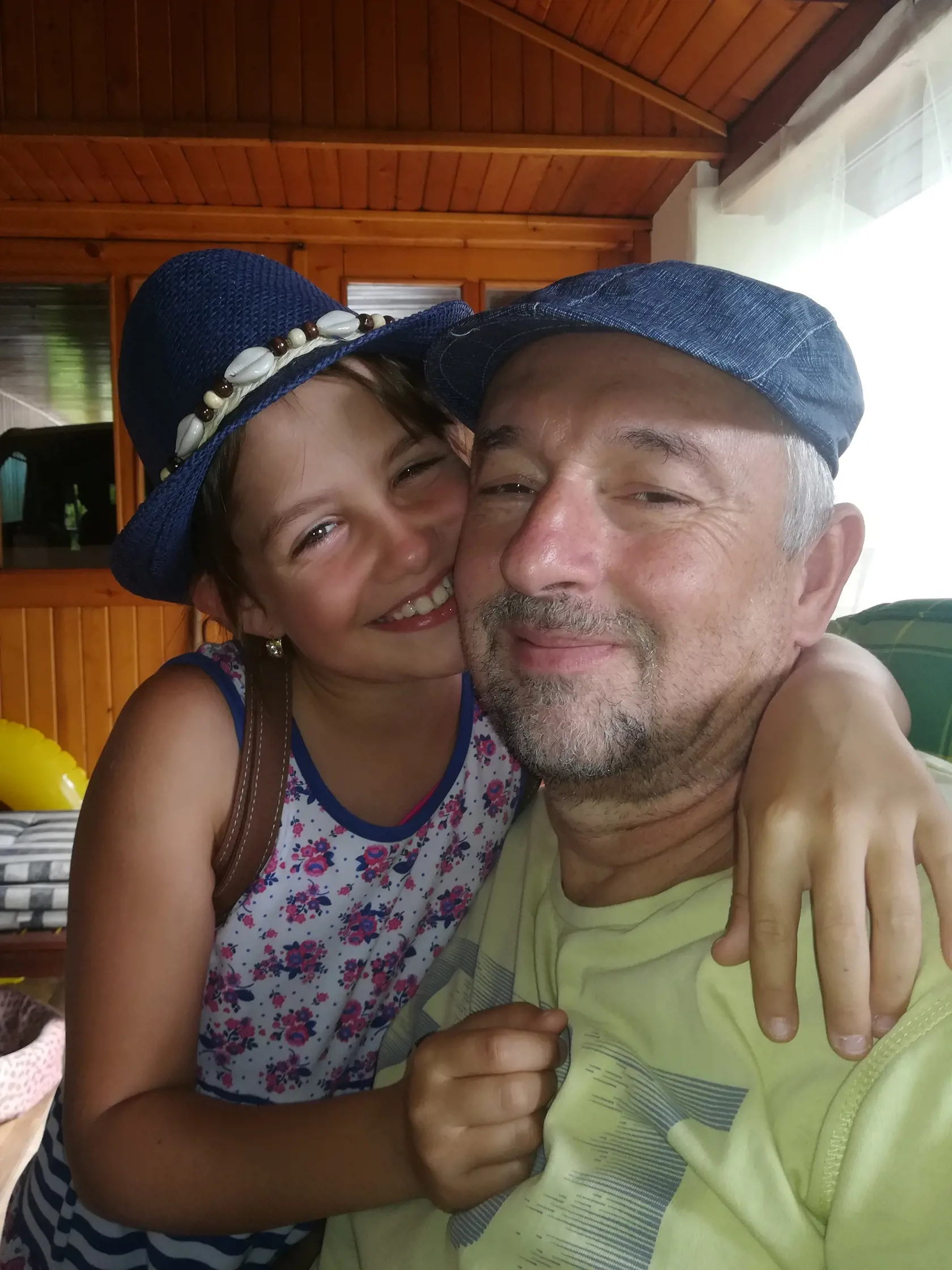 Natálka veľmi rada maľuje a číta.