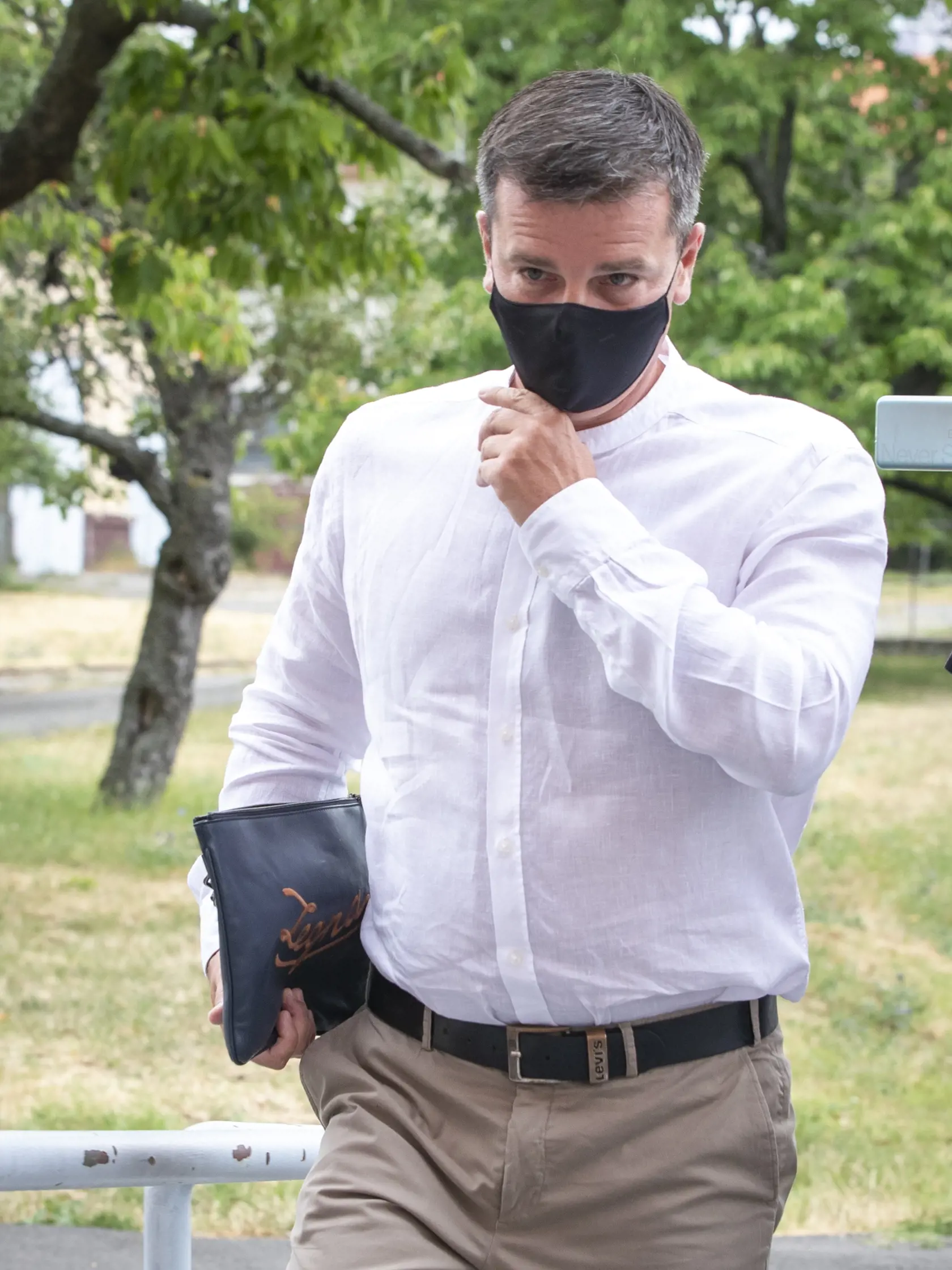 Bývalý námestník Slovenskej informačnej služby (SIS) Boris Beňa prichádza, ako svedok v kauze Judáš na súdne pojednávanie Špecializovaného trestného súdu v Pezinku.