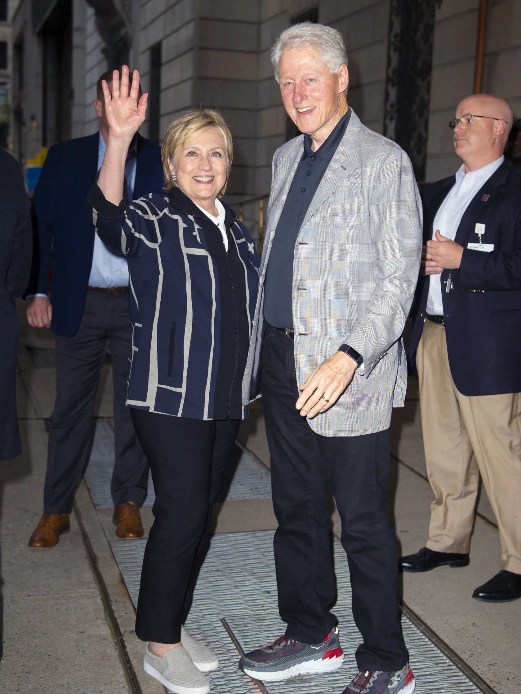 Podľa konšpirátorov sú do Epsteinovej smrti zapletení Clintonovci.