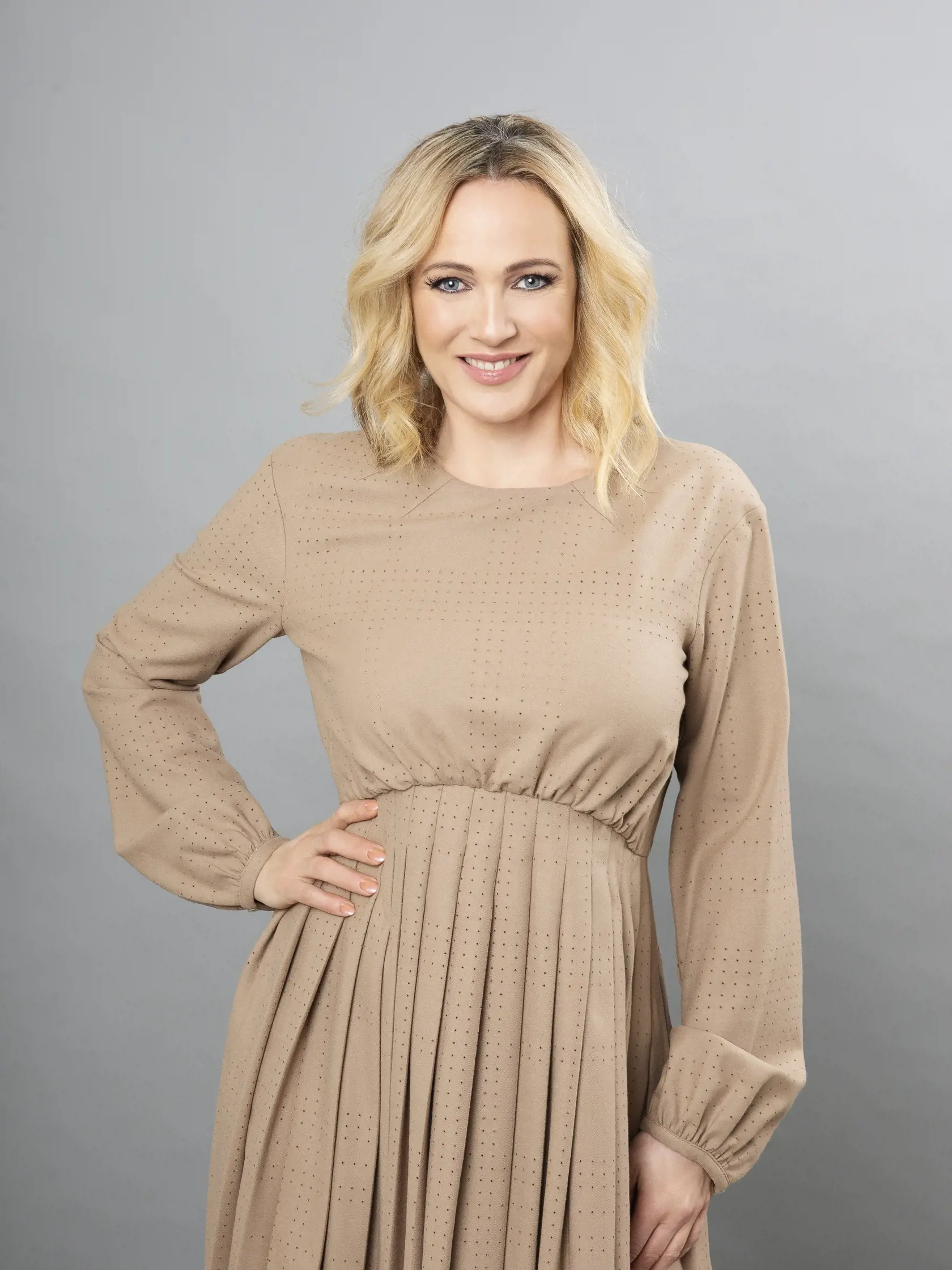 Adriana Poláková, slovenská moderátorka, cukrárka, portrét, atelier


