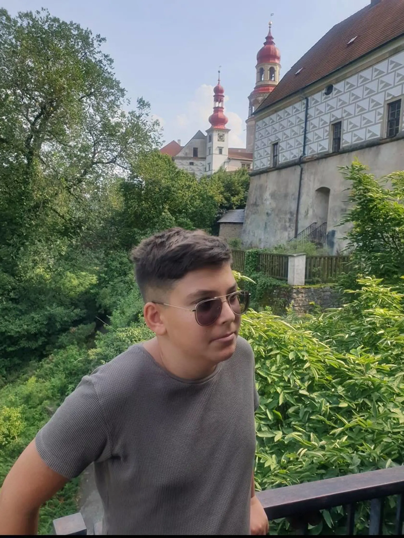 Mladší syn Tatarkovej Alex je výletný typ.