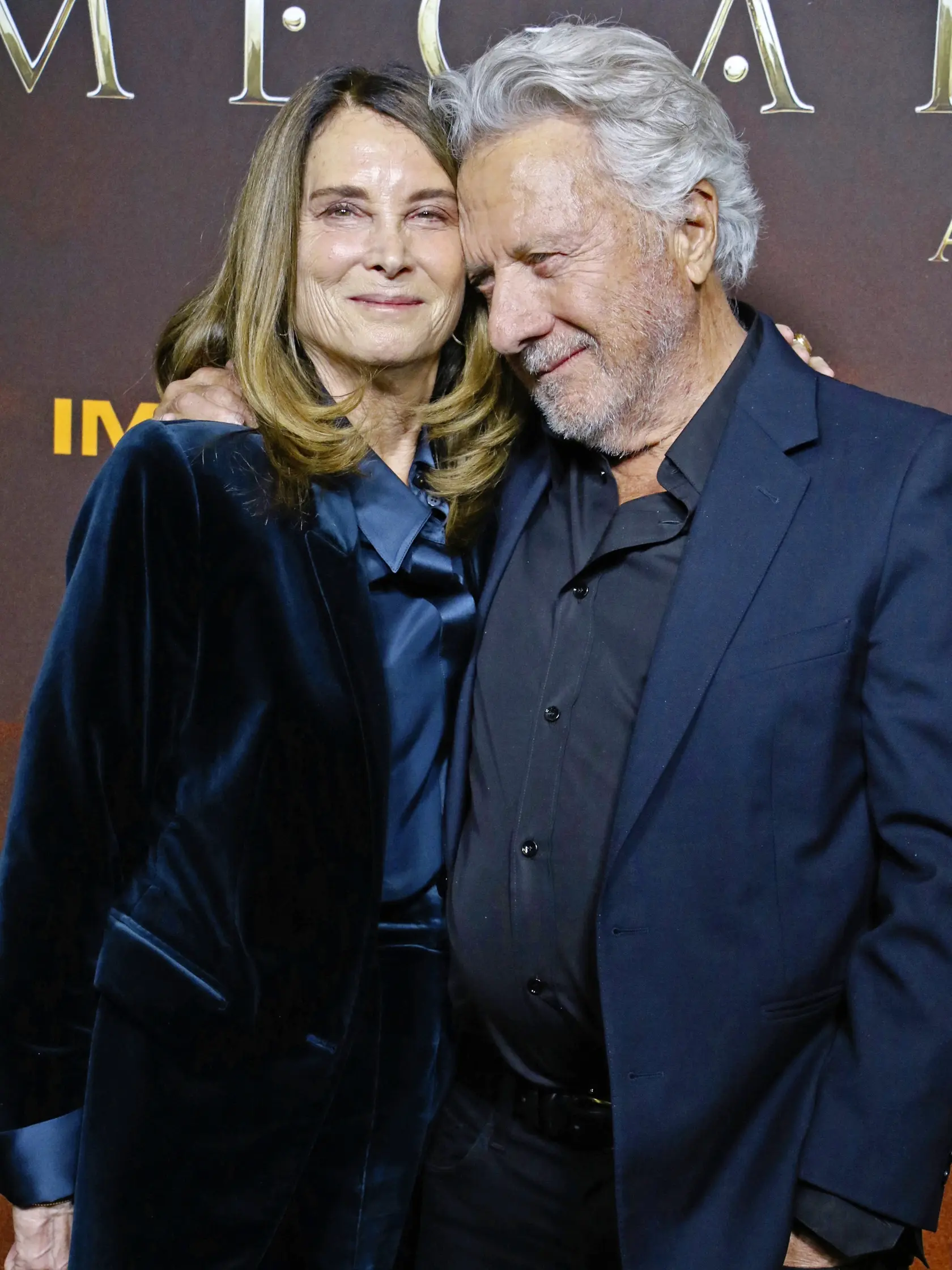 Lisa Hoffman a Dustin Hoffman vyzerajú skvele a ich láska je viditeľná.