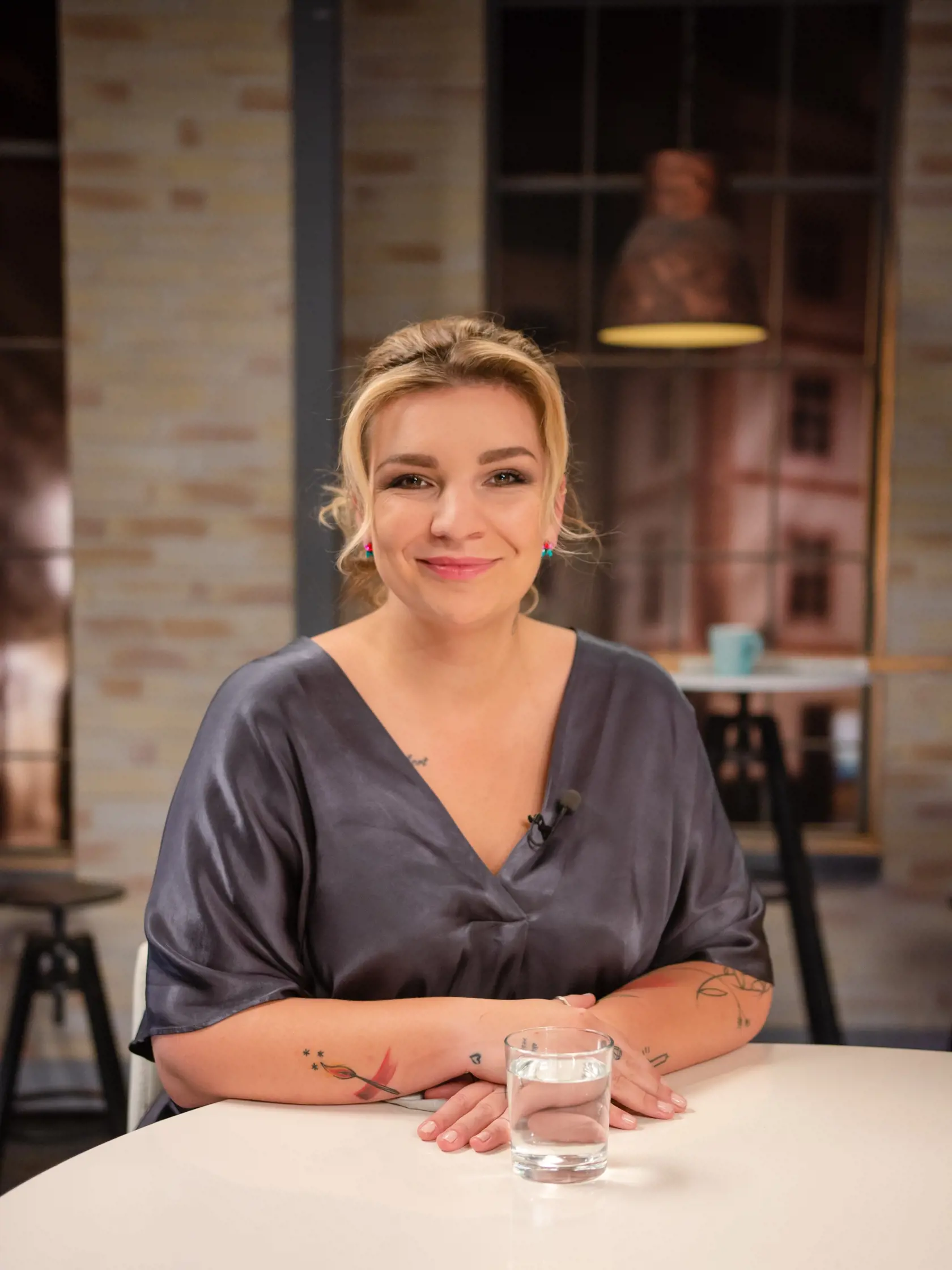 Komička Simona Salátová už nie je členkou relácie Silná zostava. Naposledy v nej figurovala 24. februára 2022.