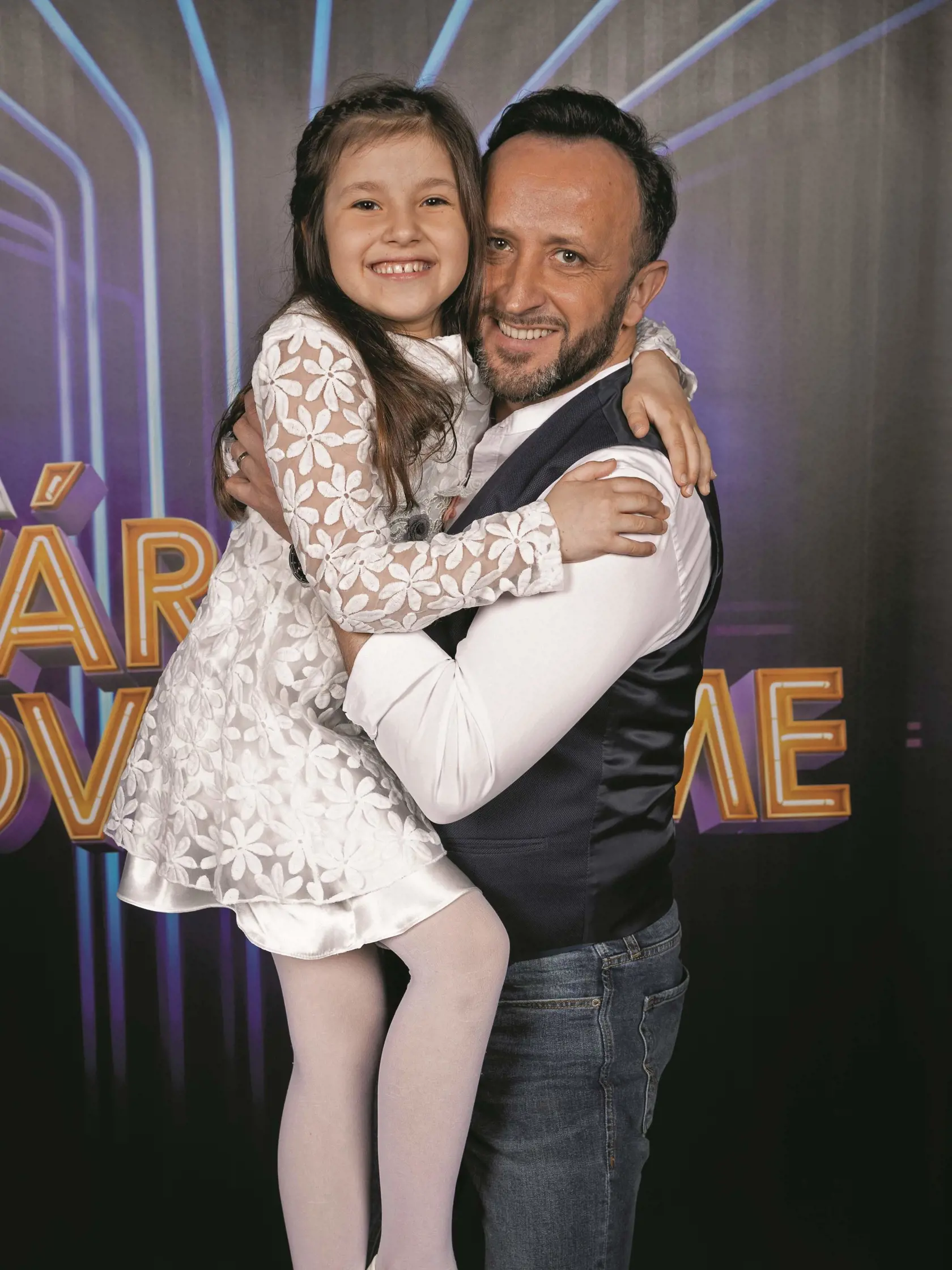 ZAMASKOVANÁ ZA STARCA Zaspievala populárnu pieseň Dance Monkey od Tones and I, jej výkon jej priniesol druhé miesto.