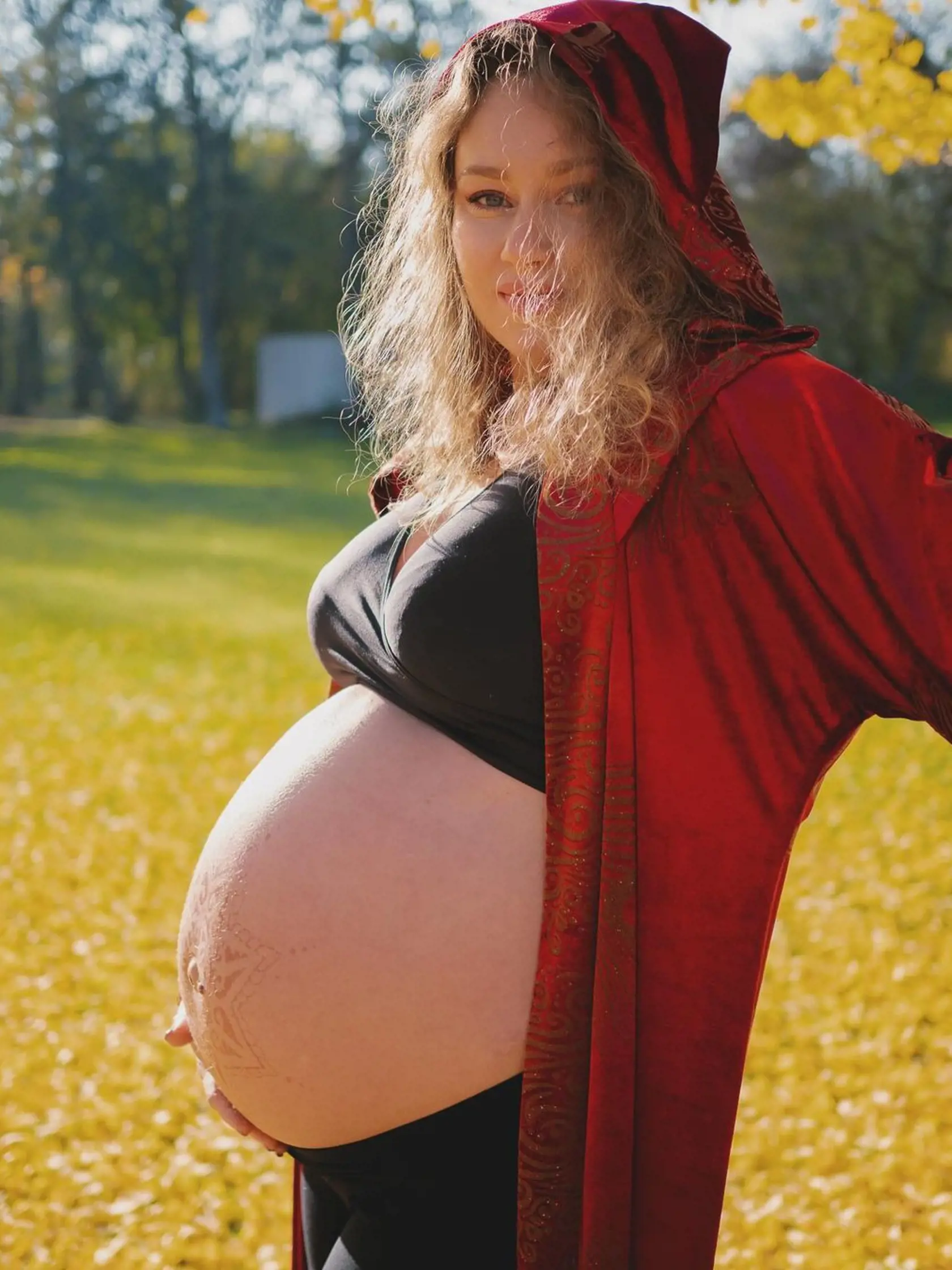 Natália predviedla svoje bruško v plnej paráde.